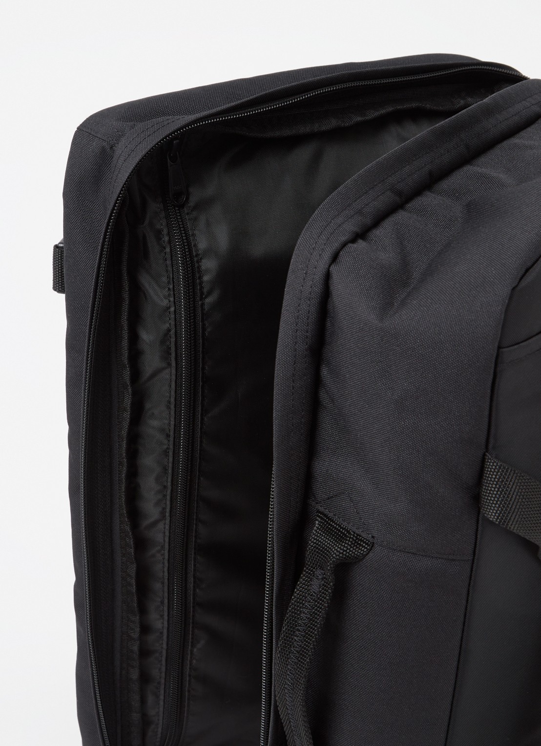 Eastpak Transit'R rugzak met logo en 16 inch laptopvak - detail 3 zwart