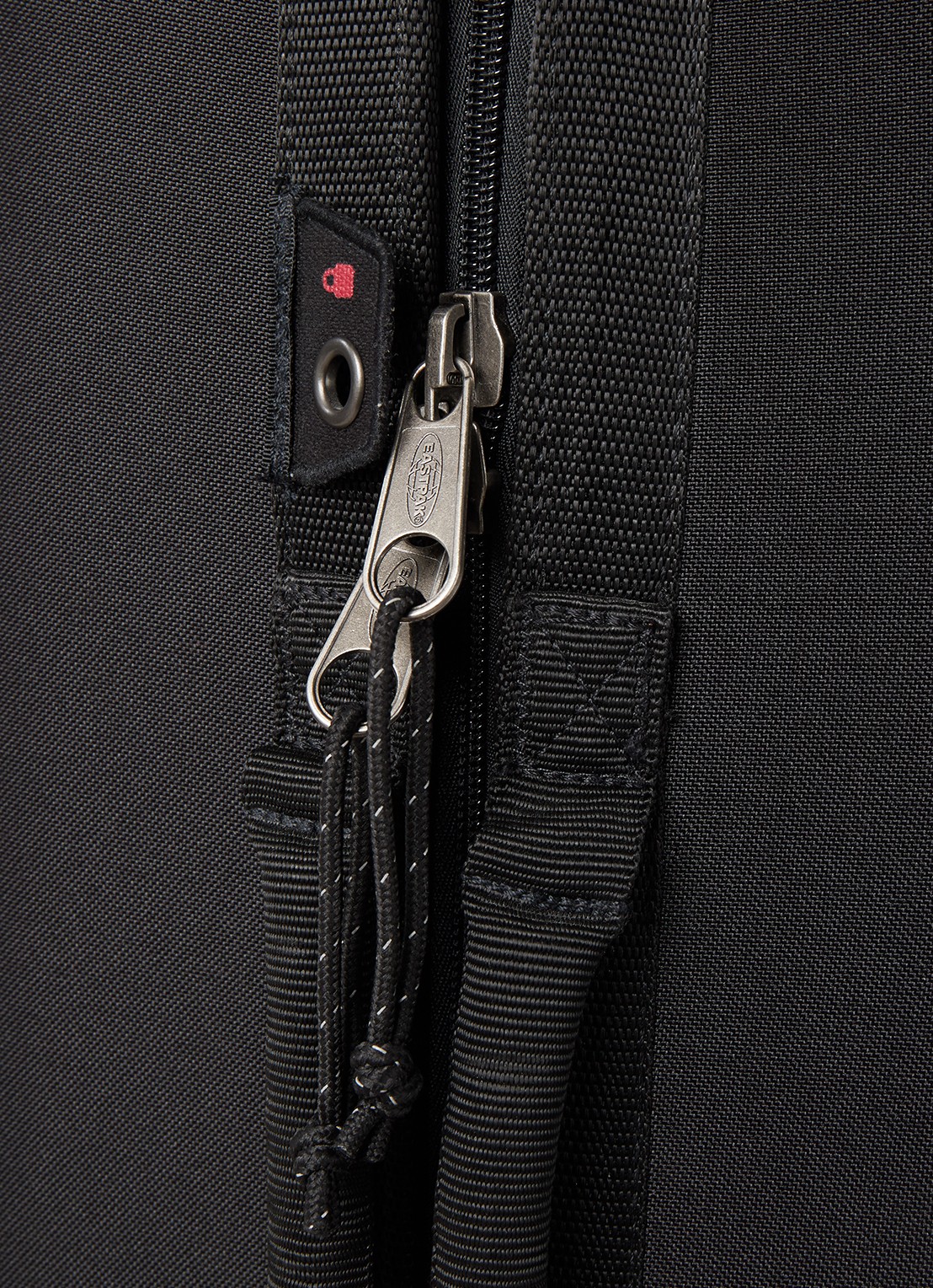 Eastpak Tranzshell M spinner 67 cm - detail 3 zwart
