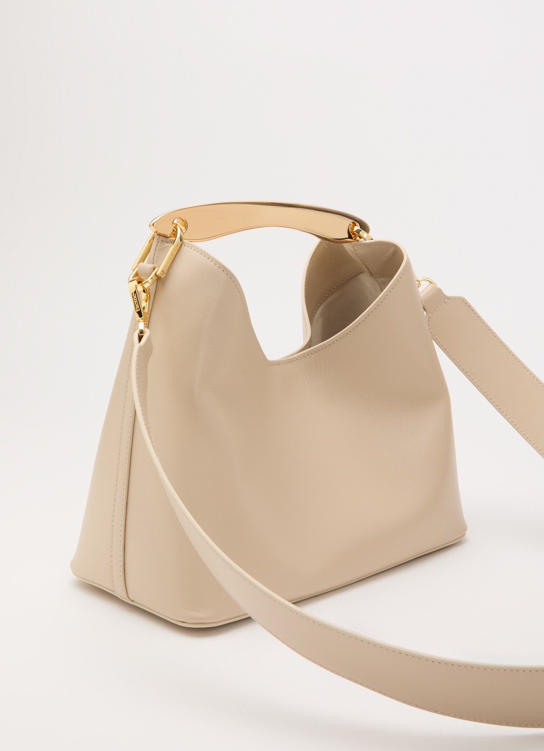 Elleme Boomerang S handtas van leer met afneembare schouderriem - achterkant beige