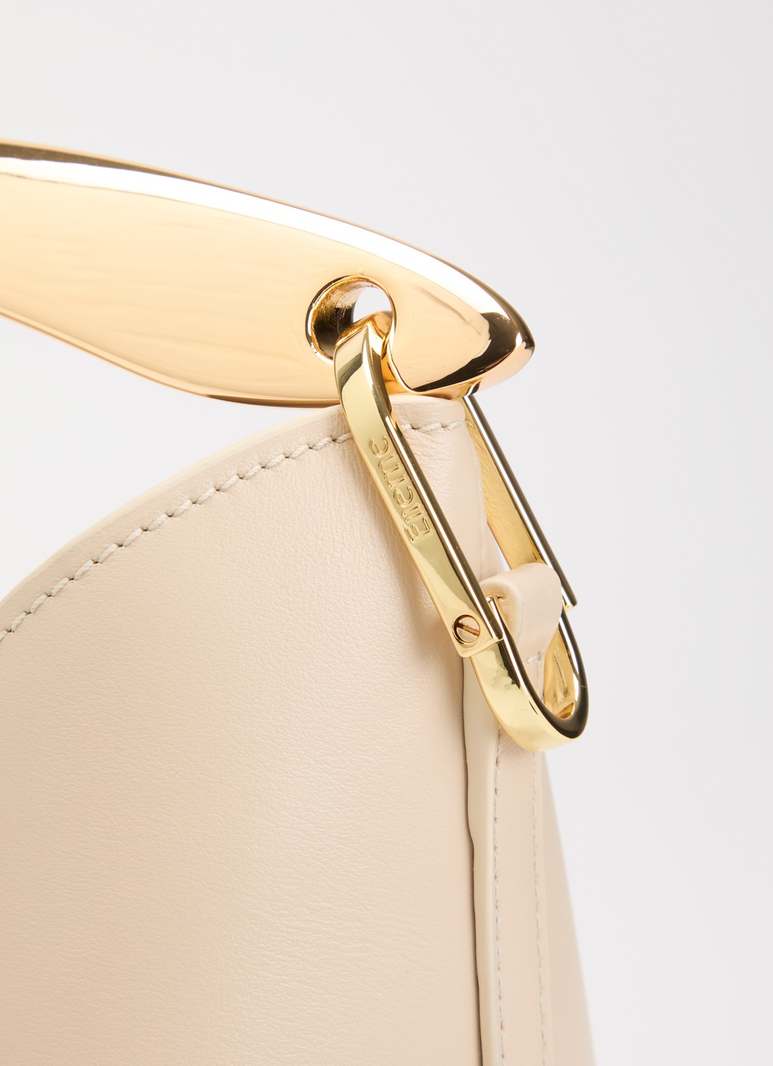 Elleme Boomerang S handtas van leer met afneembare schouderriem - detail 4 beige