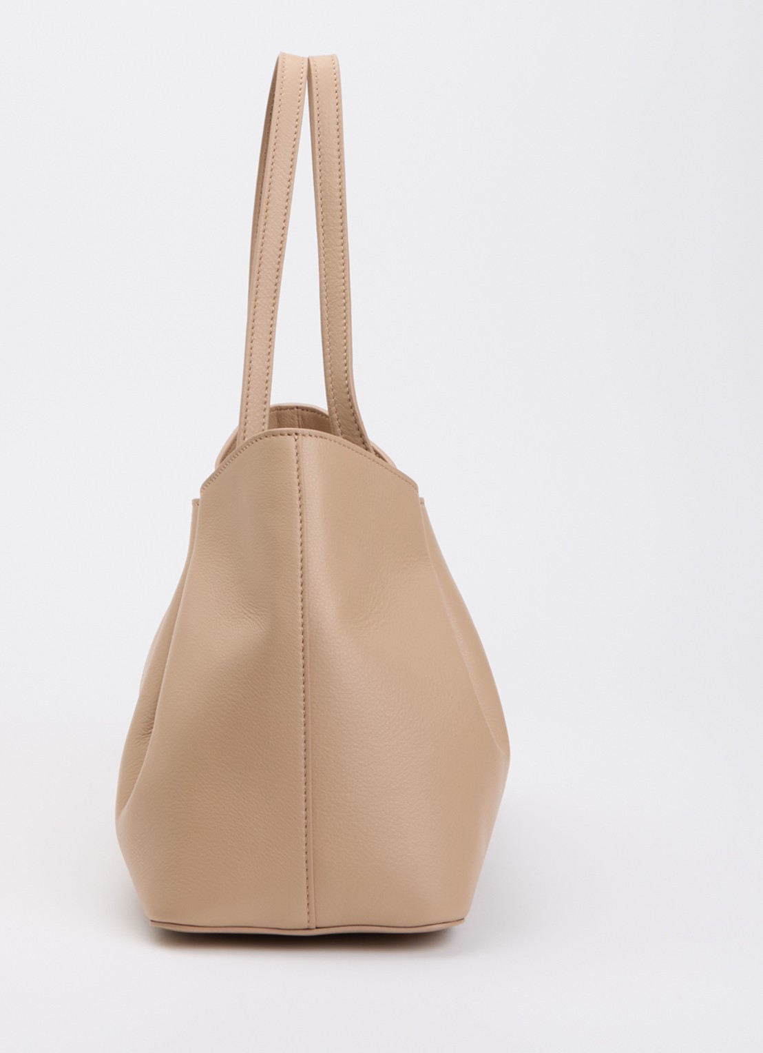 Elleme Dimple M schoudertas van leer - detail 4 beige