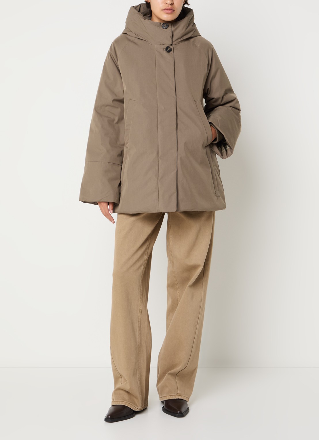 Elvine Celina gewatteerde parka met opstaande kraag en waterafstotende coating - voorkant 4 donkerkhaki