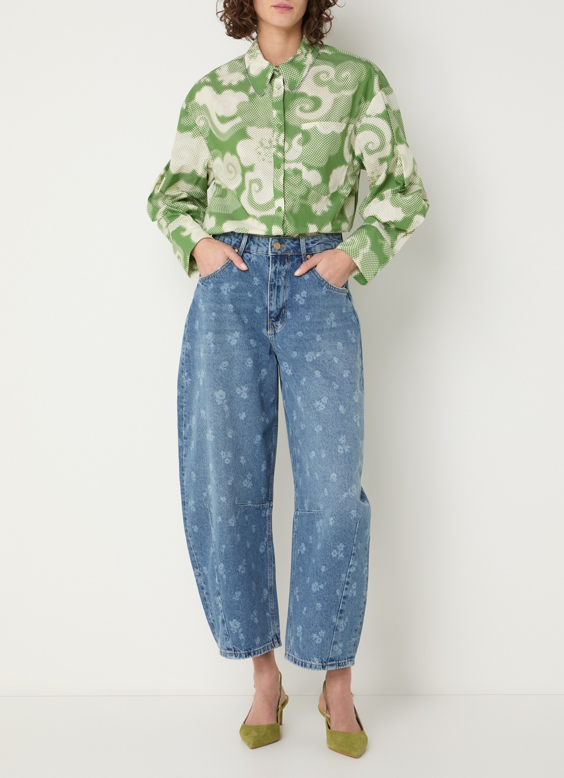 Essentiel Antwerp Blouse met print en borstzak - voorkant 2 groen