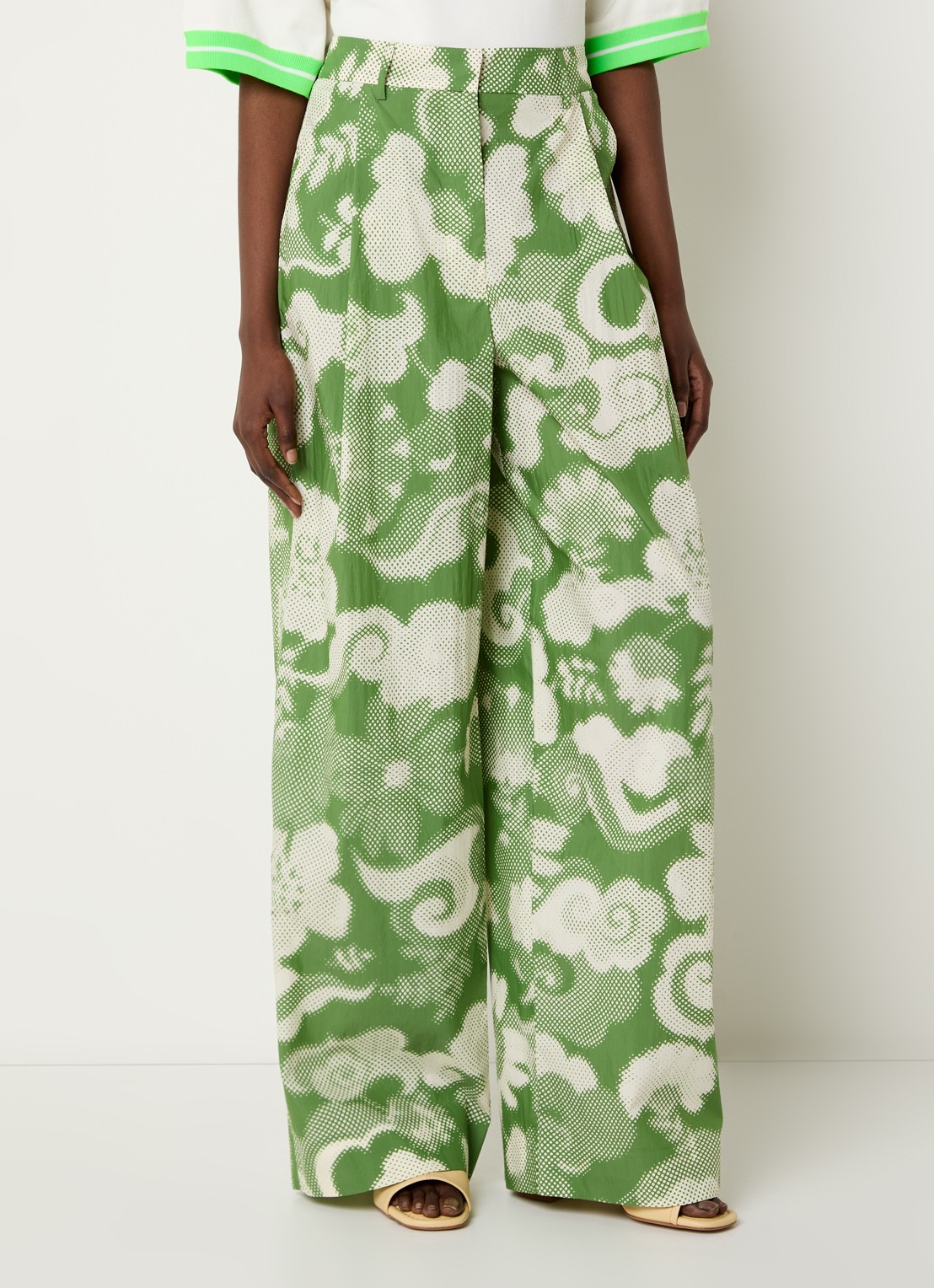 Essentiel Antwerp High waist wide fit palazzo broek met print - detail groen