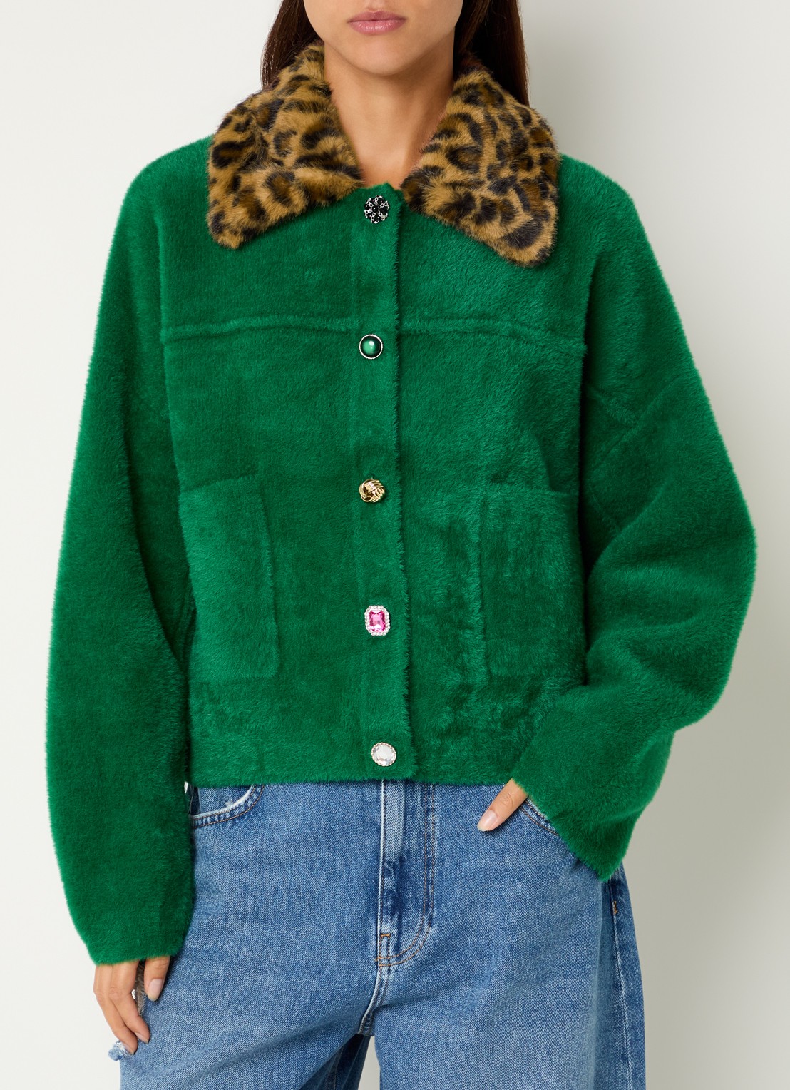 Essentiel Antwerp Intention fijngebreid vest met afneembare imitatiebontkraag - detail groen