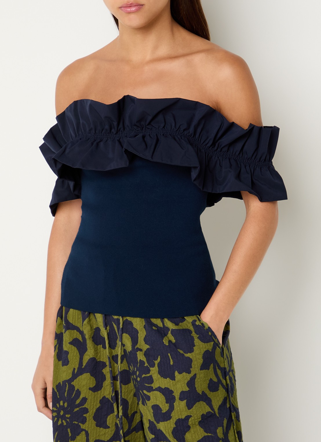 Essentiel Antwerp Jaqua off shoulder top met volant - detail 3 donkerblauw