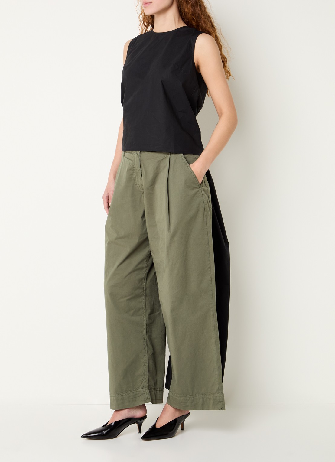 Essentiel Antwerp Jelani top met gestrikt detail en rugdecolleté - voorkant 2 zwart
