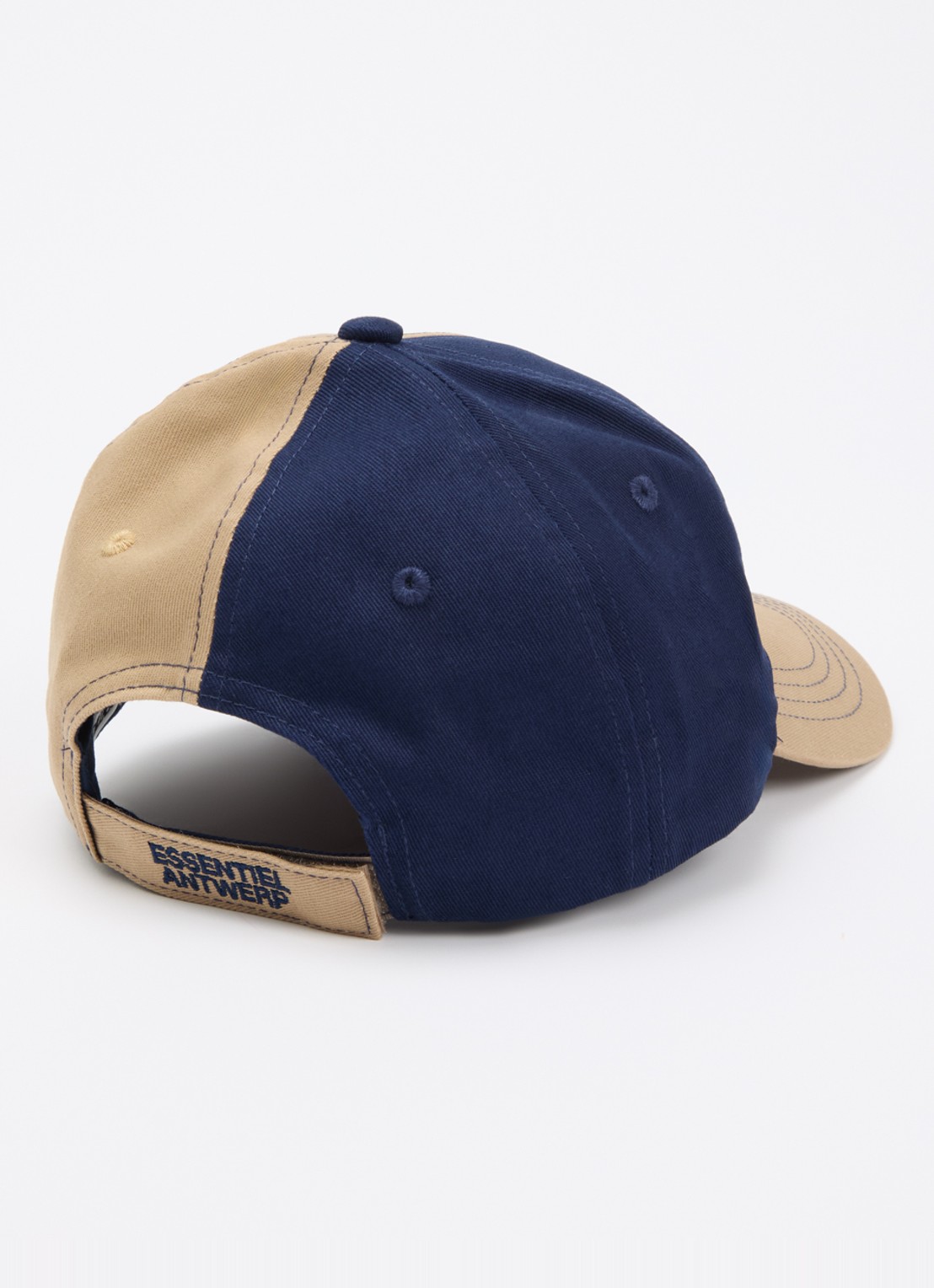 Essentiel Antwerp Jerri pet met borduring - detail donkerblauw
