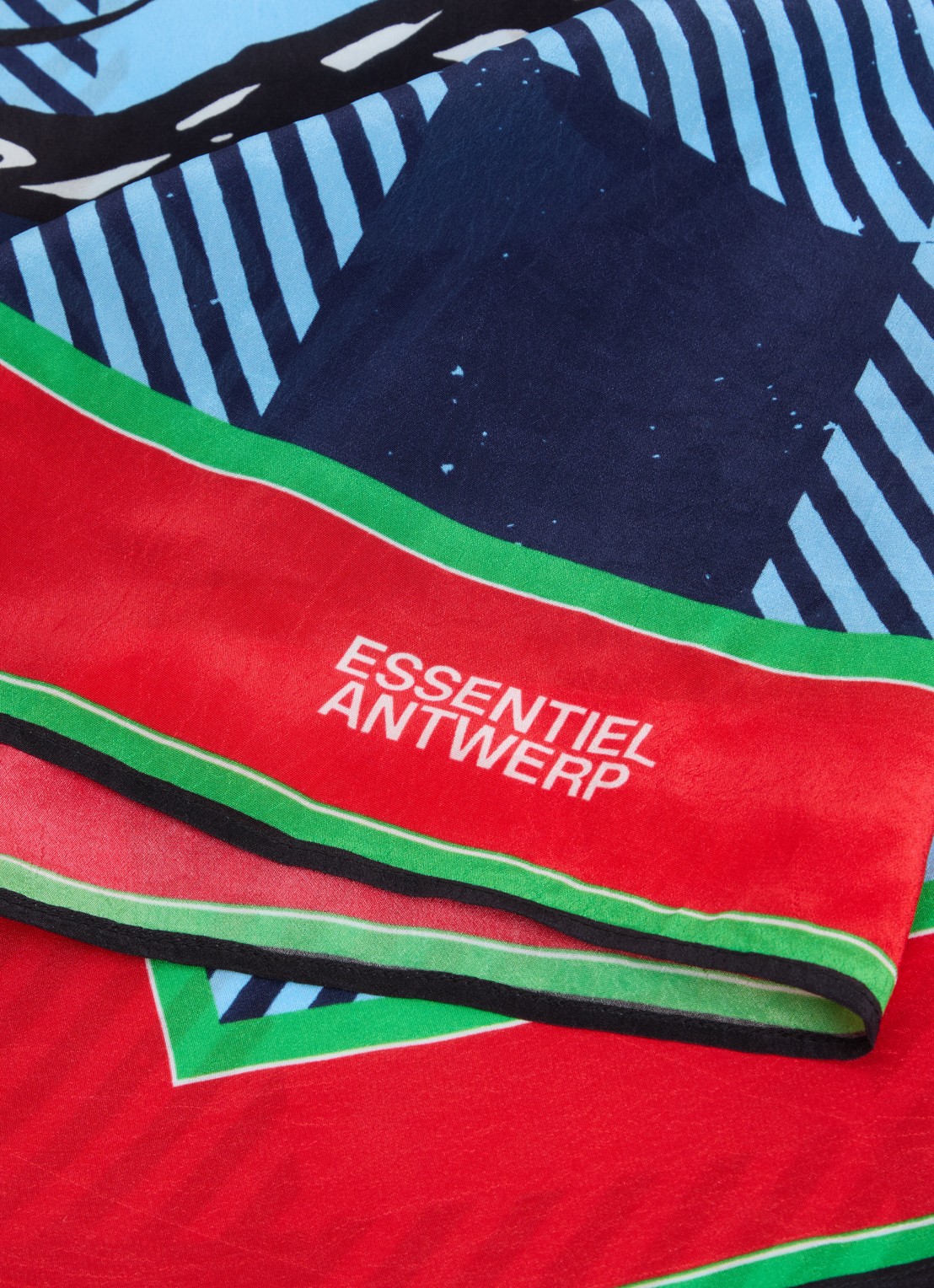 Essentiel Antwerp Joopy sjaal met print  - detail 3 blauw