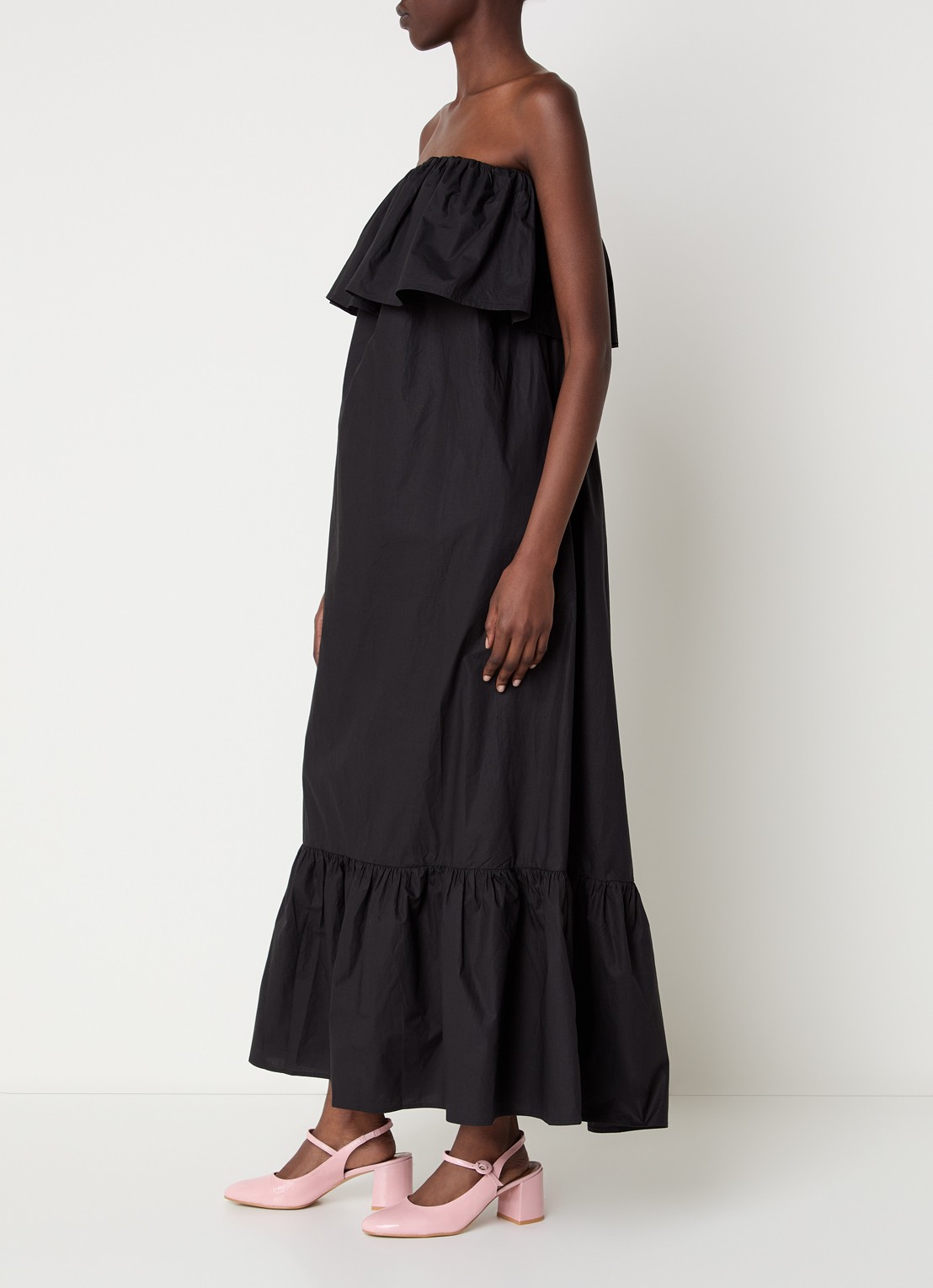 Essentiel Antwerp Joyce strapless maxi jurk met steekzakken en volant - voorkant 3 zwart
