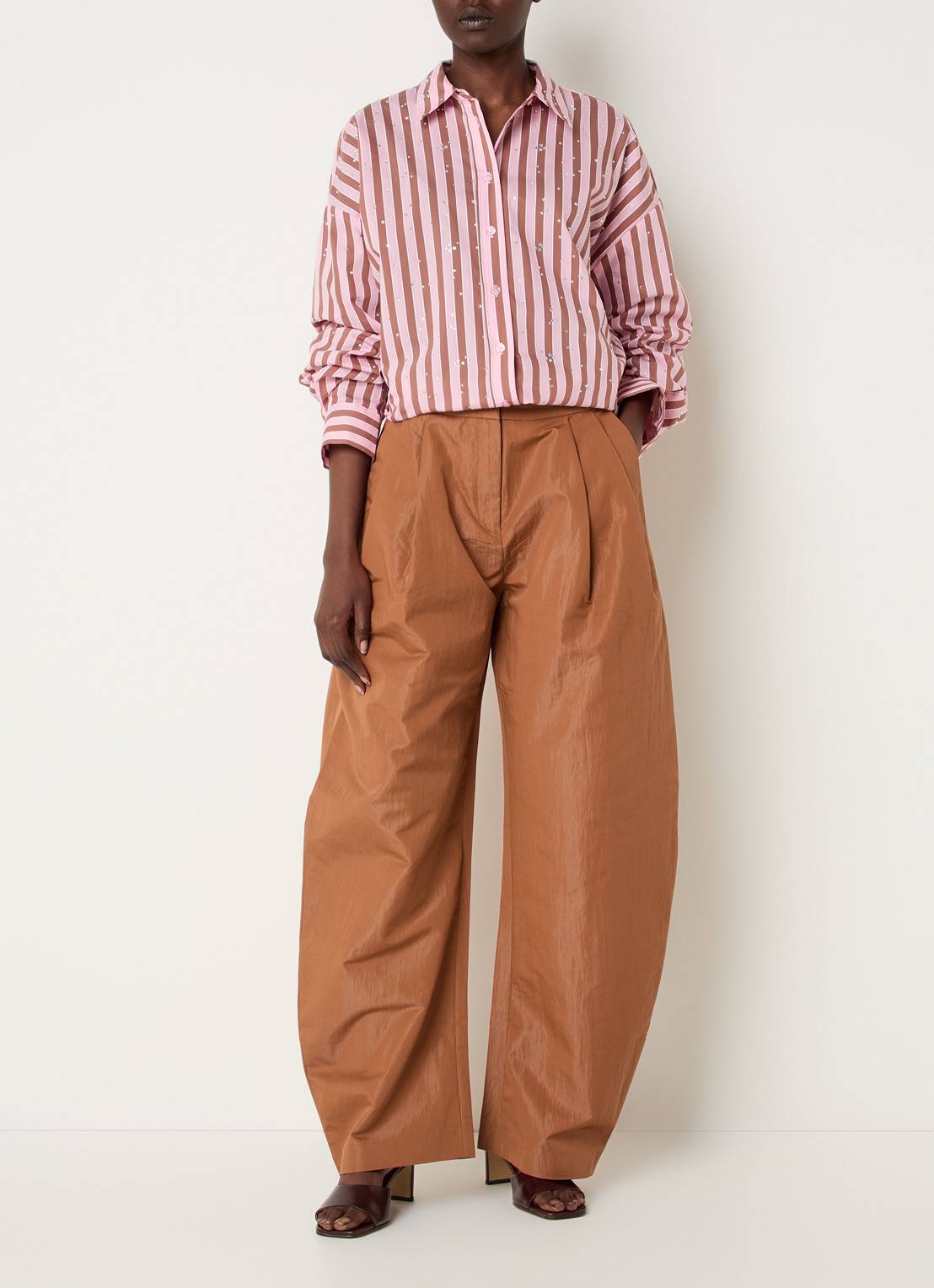 Essentiel Antwerp Jude high waist balloon fit broek met steekzakken - voorkant 3 hazelnootbruin