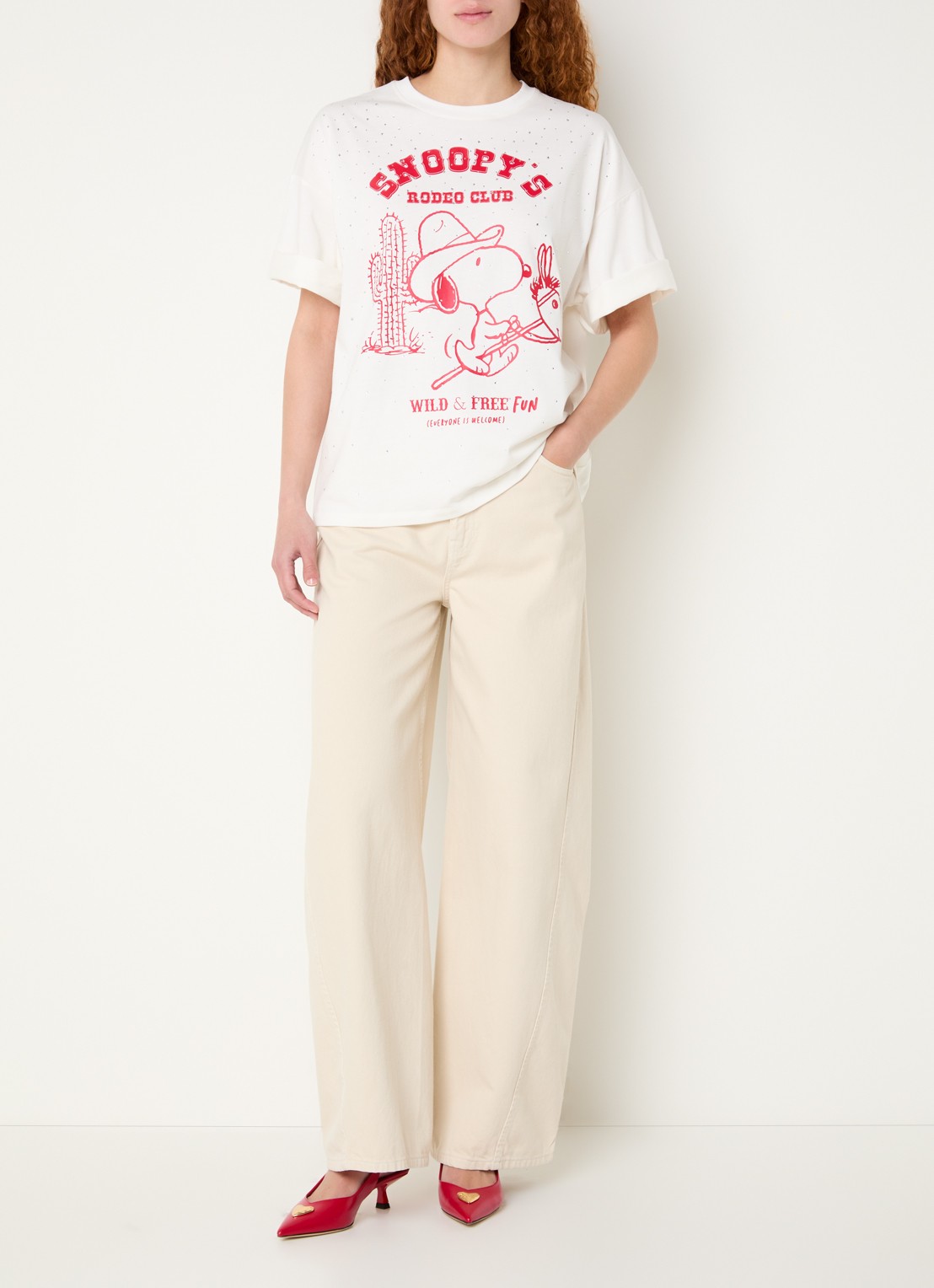 Essentiel Antwerp Junki T-shirt met strass en print - voorkant 3 gebroken wit