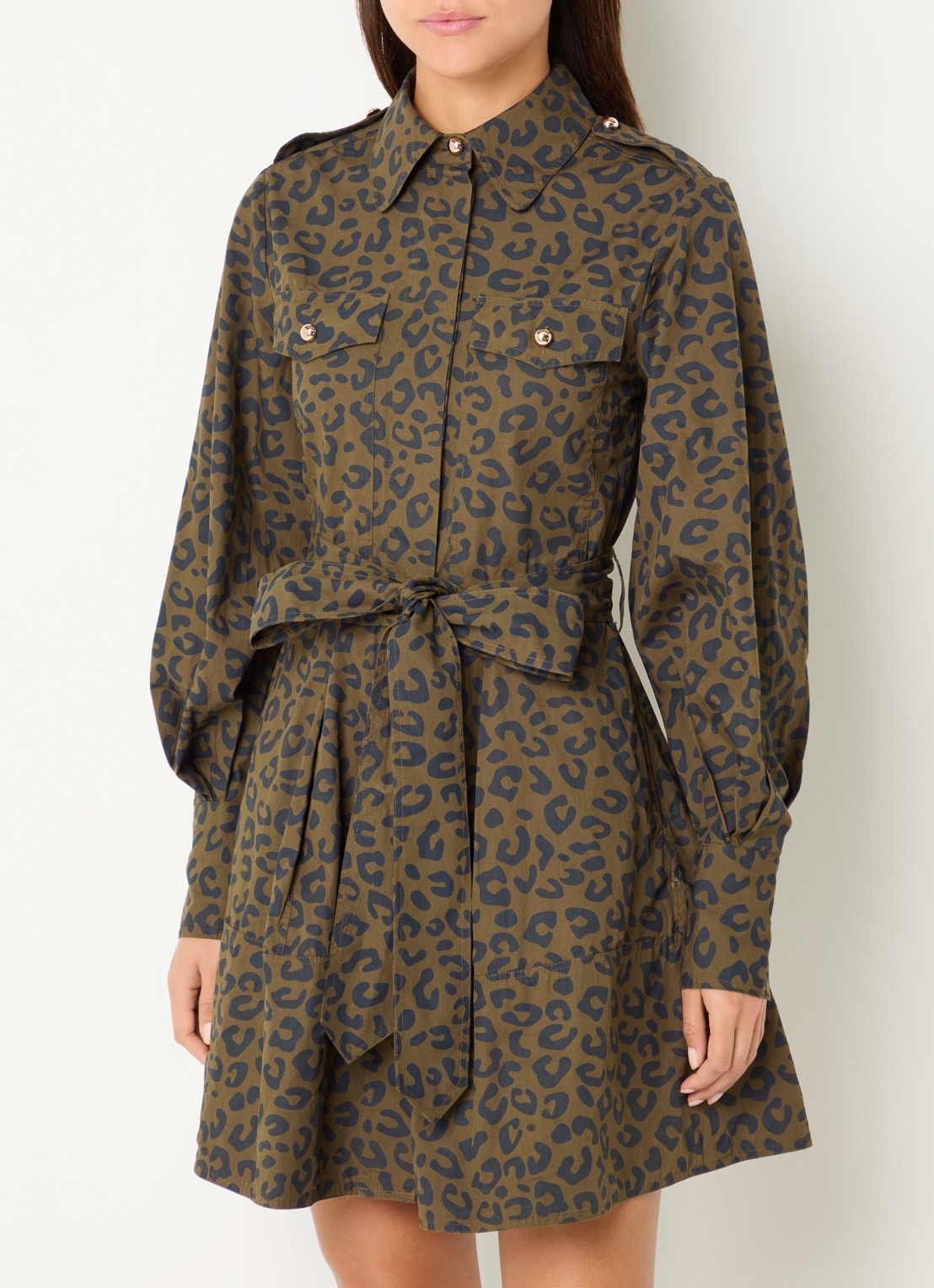 Essentiel Antwerp Keto mini blousejurk met camouflage print  - detail 2 mosgroen