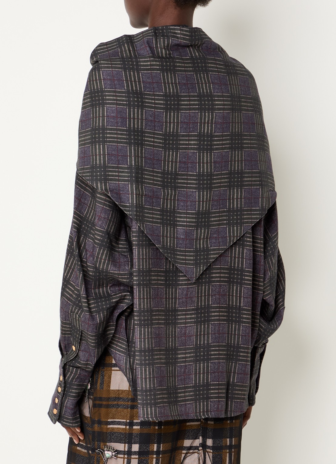 Essentiel Antwerp Kiss blouse in wolblend met sjaal in ruitdessin - achterkant 4 olijfgroen