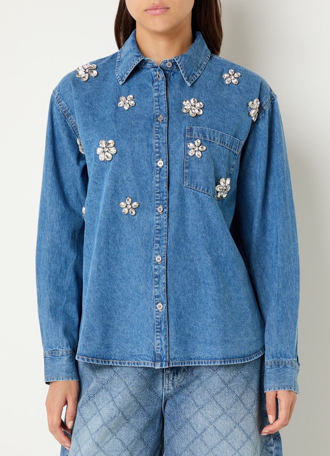 Essentiel Antwerp Konnection Rhinestone blouse van denim met kralendecoratie - detail 2 indigo