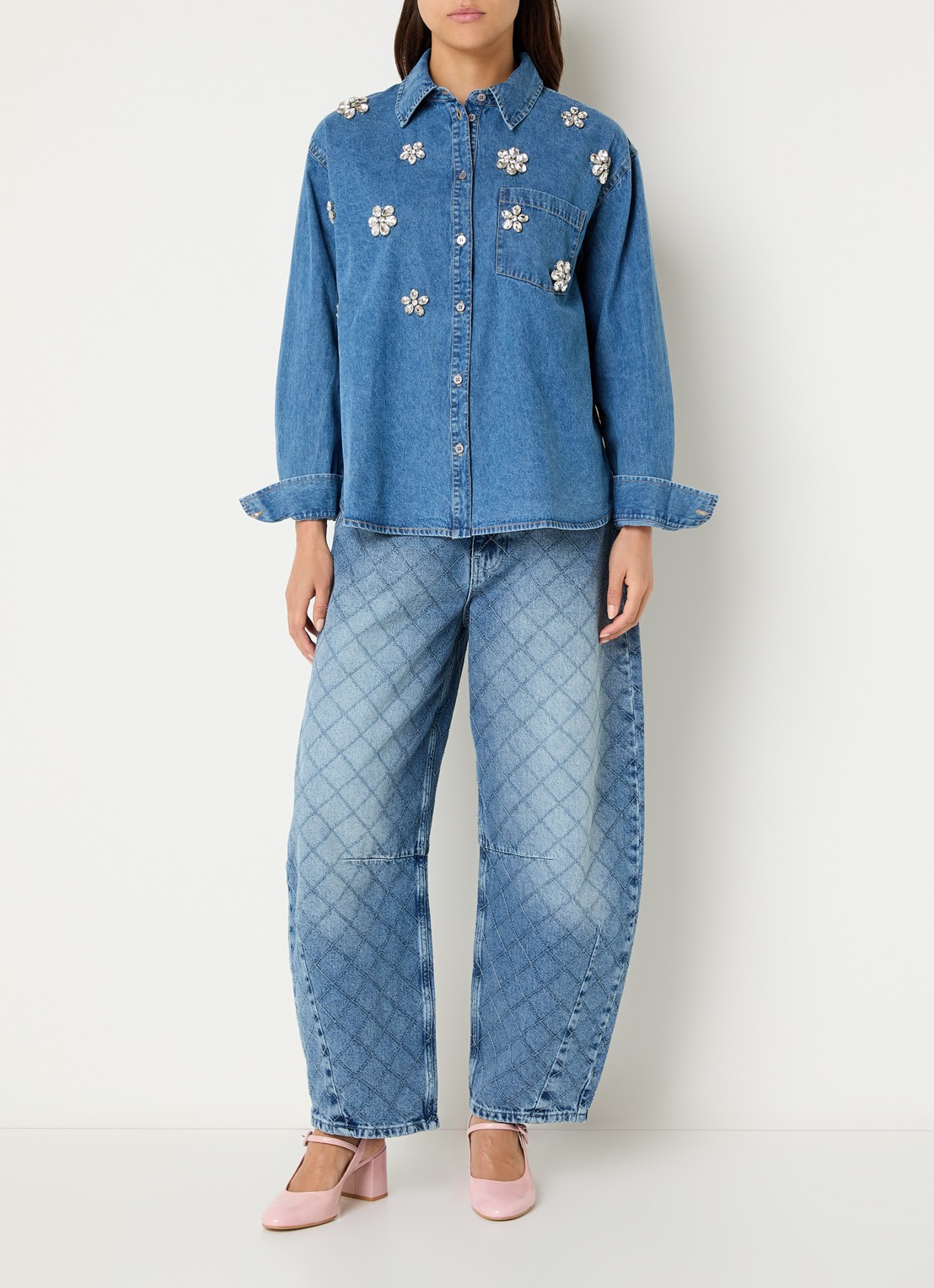 Essentiel Antwerp Konnection Rhinestone blouse van denim met kralendecoratie - voorkant 4 indigo