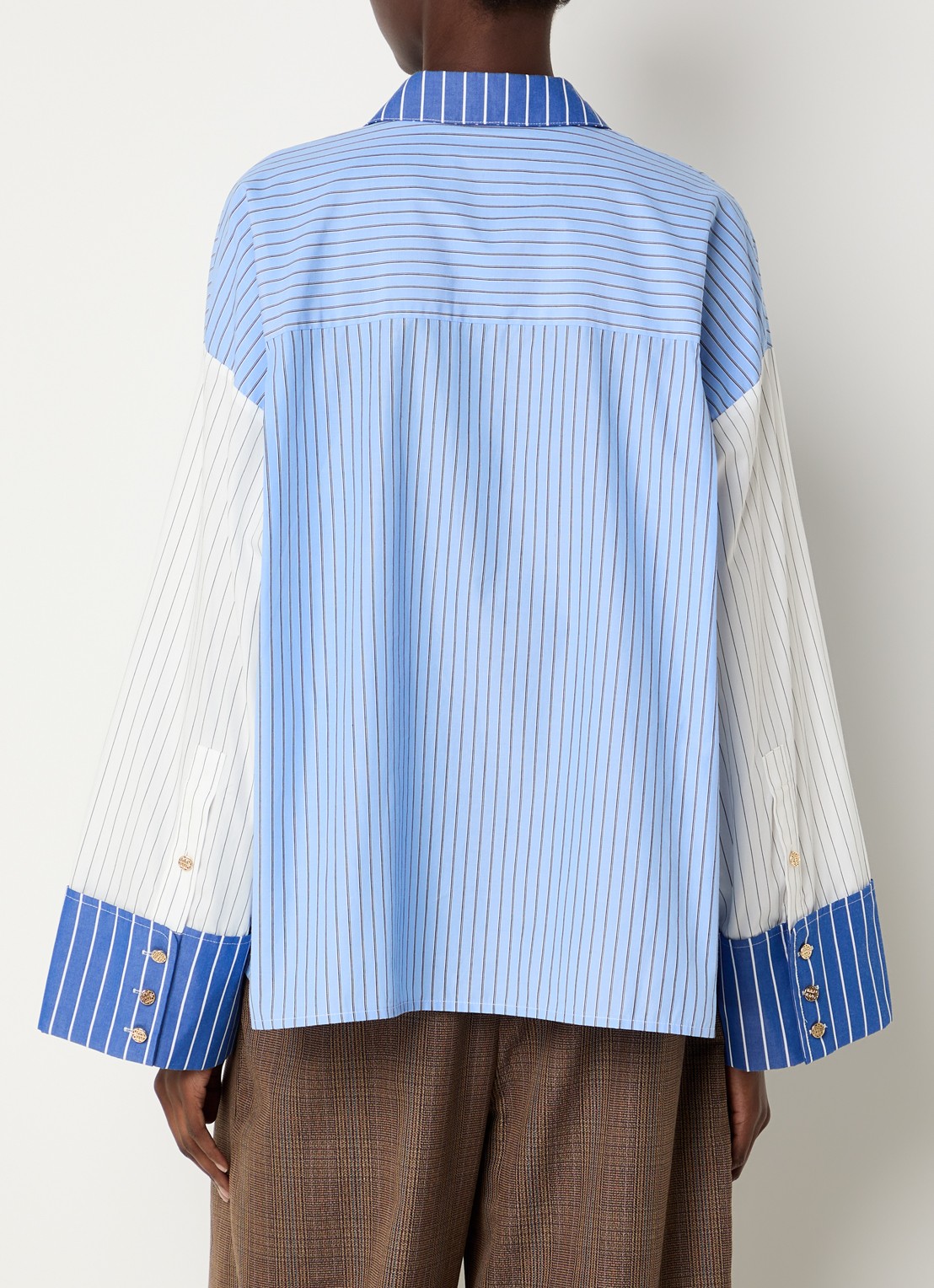 Essentiel Antwerp Kovid blouse met streepprint en trompetmouw - achterkant 2 blauw