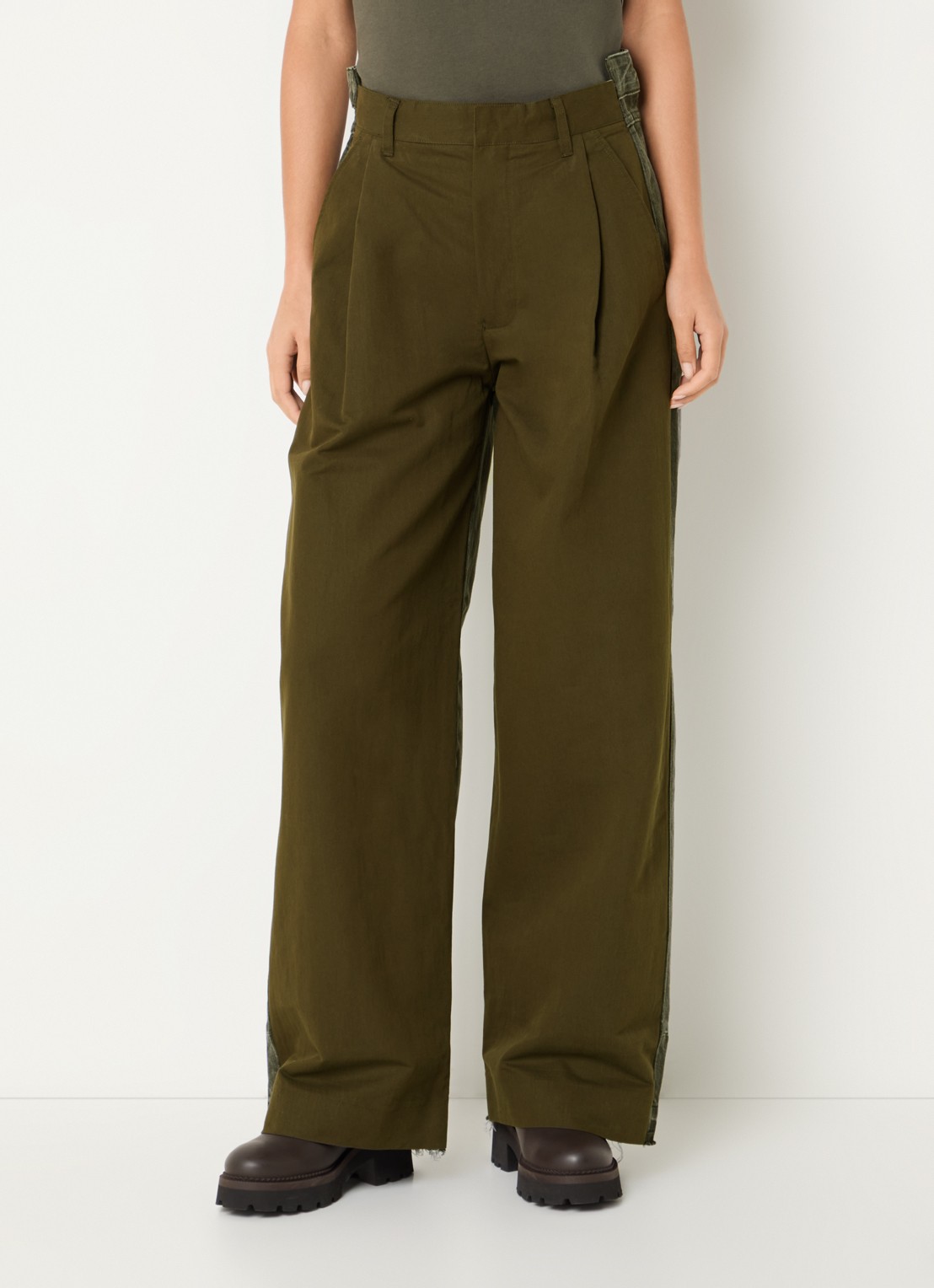 Essentiel Antwerp Krisp high waist wide fit broek met details van denim en steekzakken - detail groen