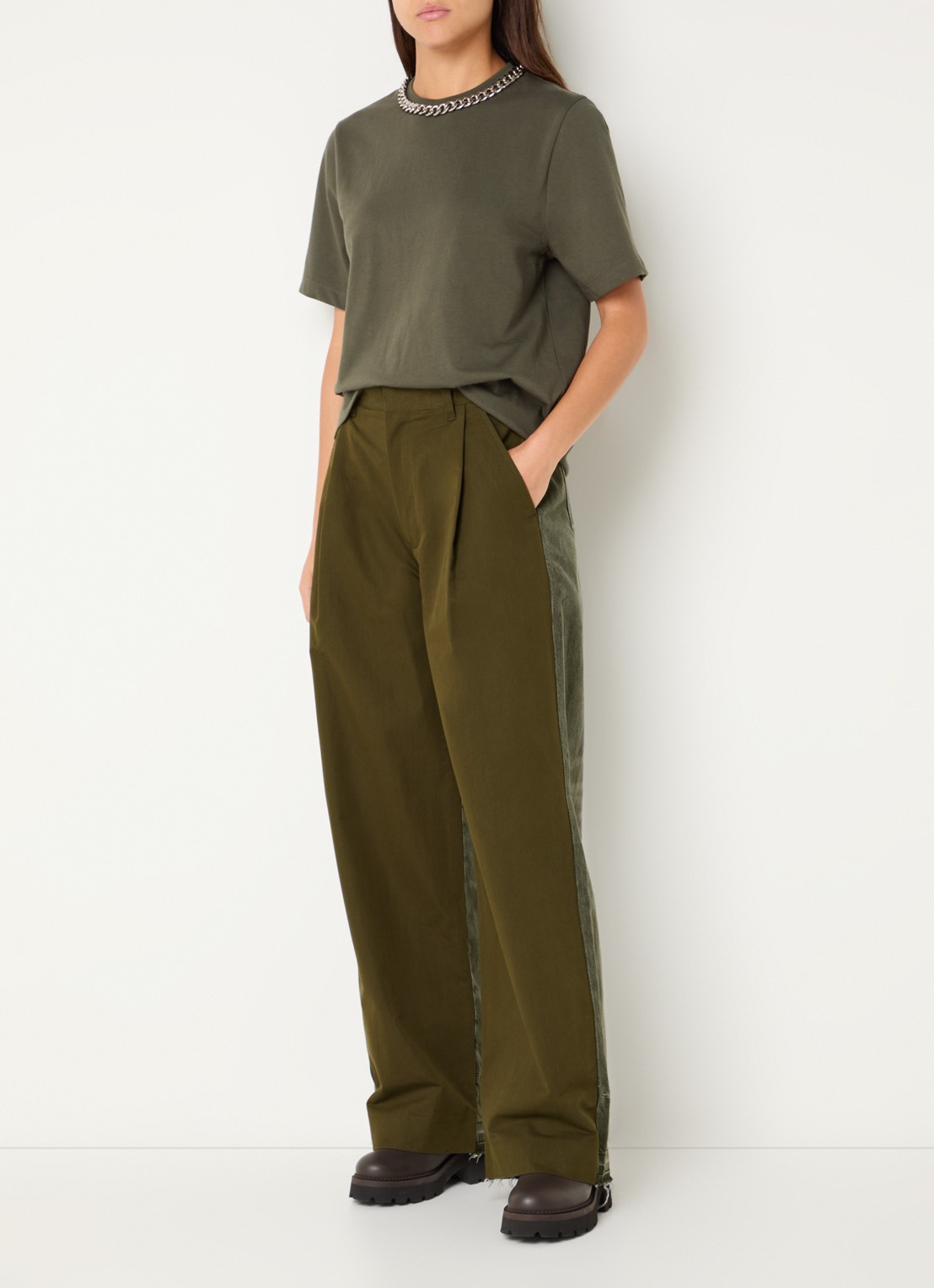 Essentiel Antwerp Krisp high waist wide fit broek met details van denim en steekzakken - voorkant 5 groen