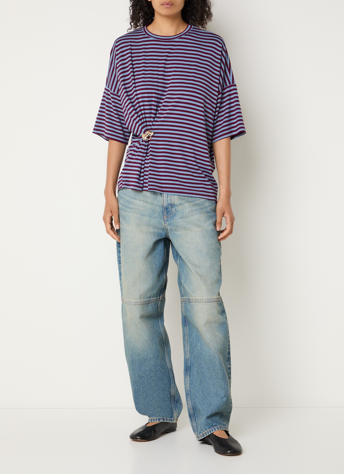 Essentiel Antwerp Kriss top met knoopdetail en streepprint - voorkant 3 bordeauxrood