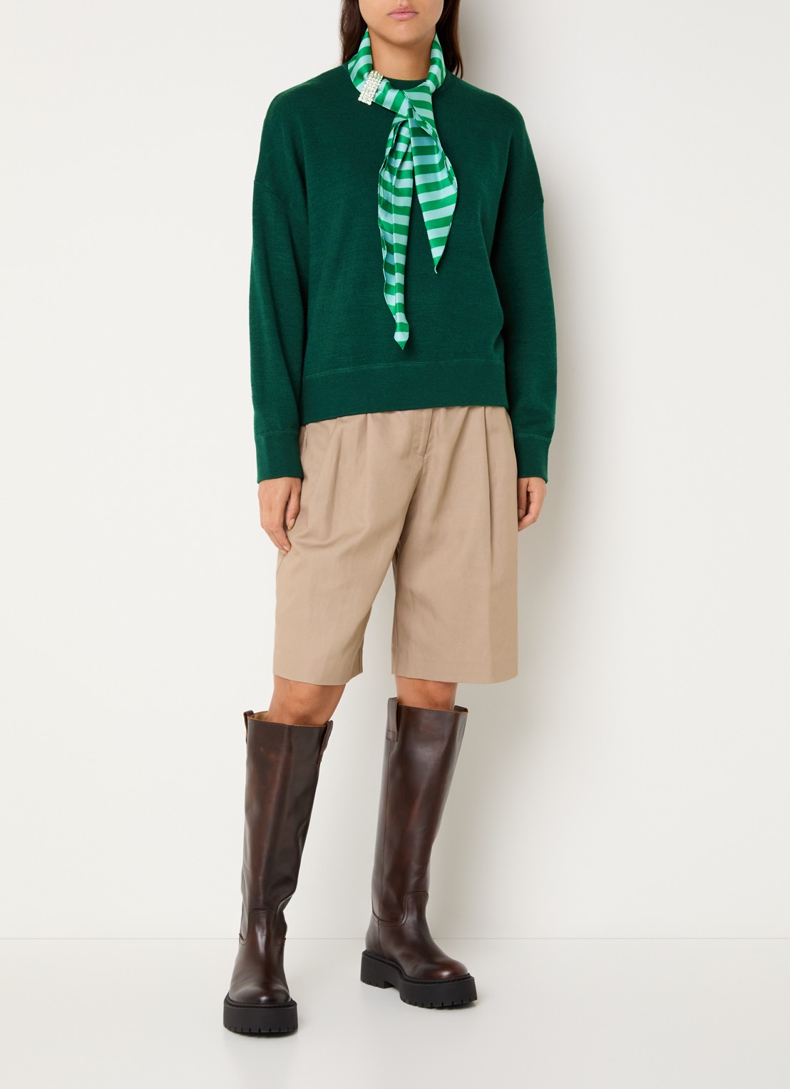 Essentiel Antwerp Kurtis trui in wolblend met sjaalkraag - voorkant 2 groen
