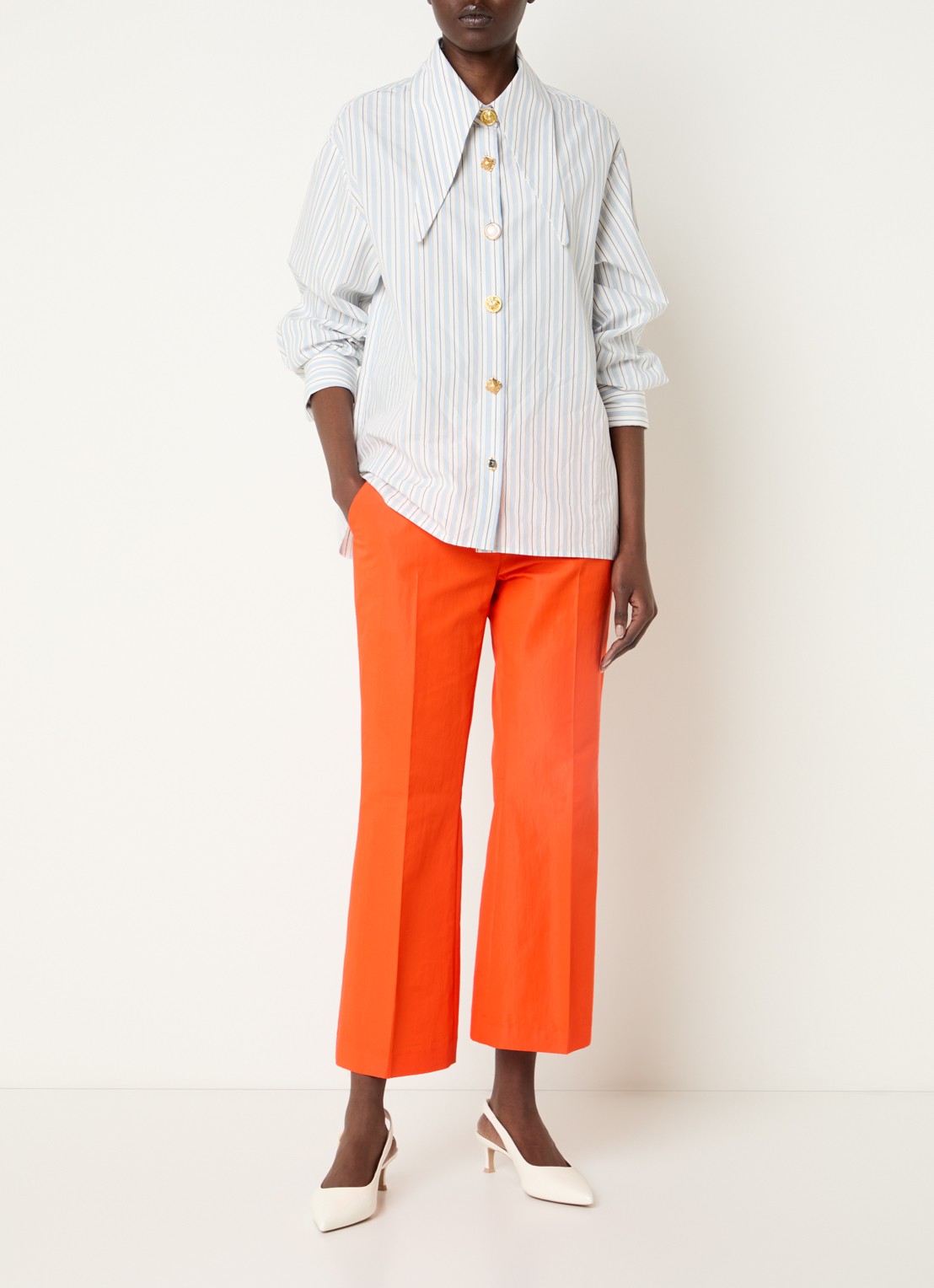 Essentiel Antwerp Mid waist cropped flared fit pantalon met steekzakken - voorkant 2 oranjerood