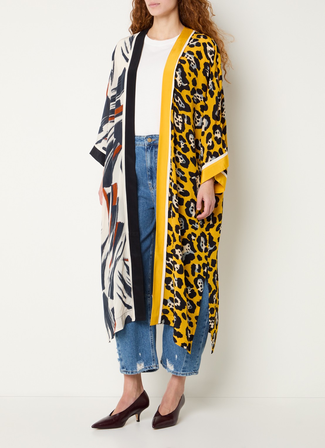 Essentiel Antwerp Openvallend vest met panterprint - detail geel