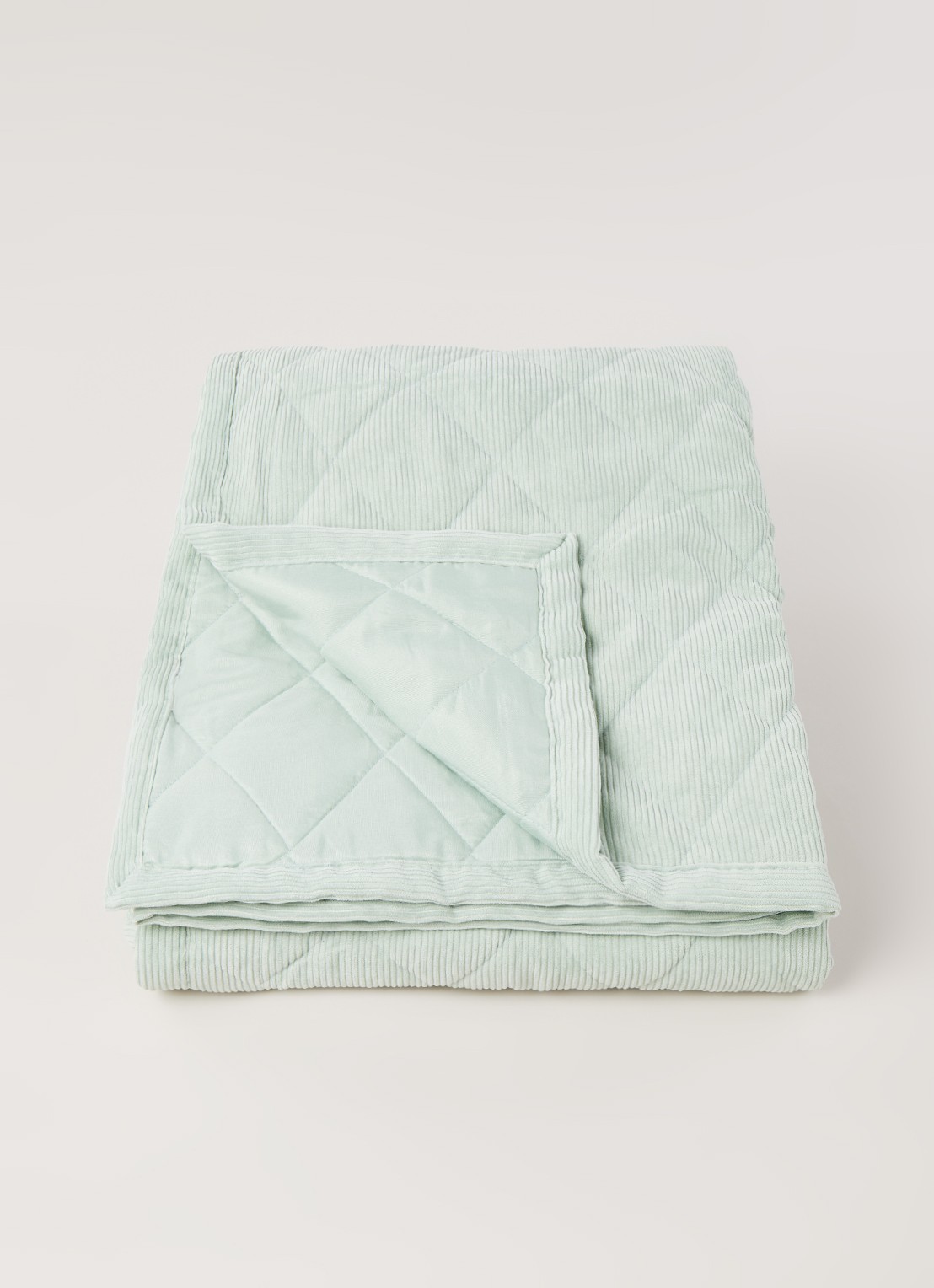 Essenza Billie bedsprei van ribfluweel - voorkant 3 mint