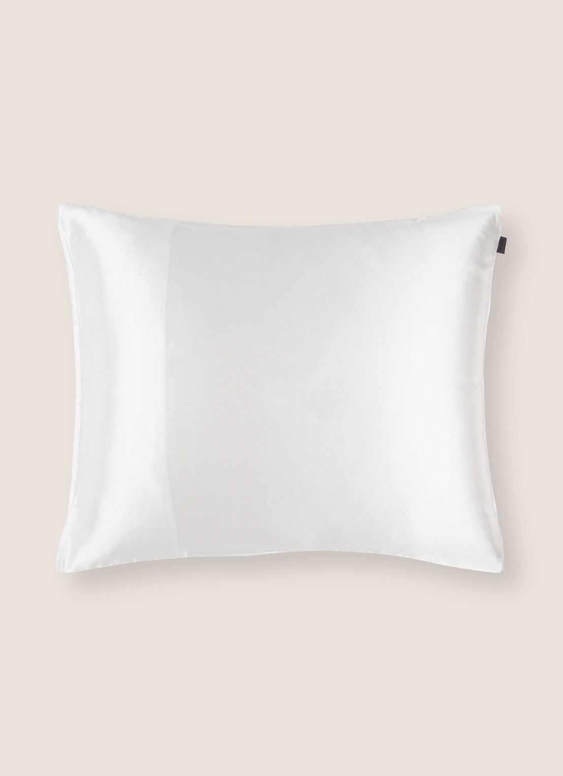 Essenza Dallas Oyster beauty kussensloop van satijn - voorkant 3 gebroken wit