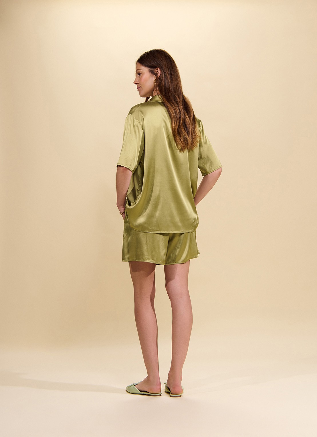 Essenza Elodie pyjamatop van satijn - detail 5 groen