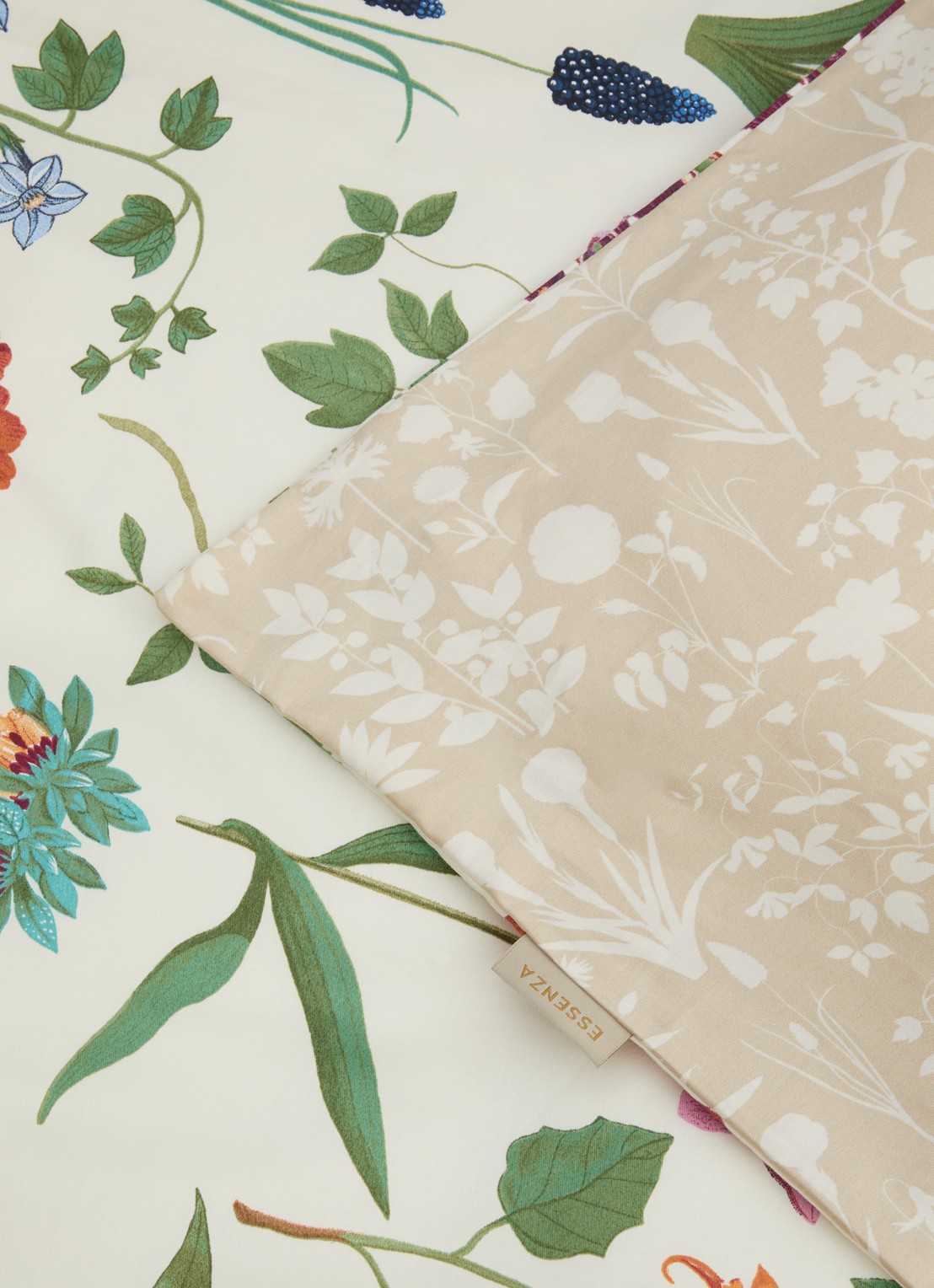 Essenza Marigold dekbedovetrekset van 100%  katoensatijn 220TC - inclusief kussensloop - detail 3 vanillegeel