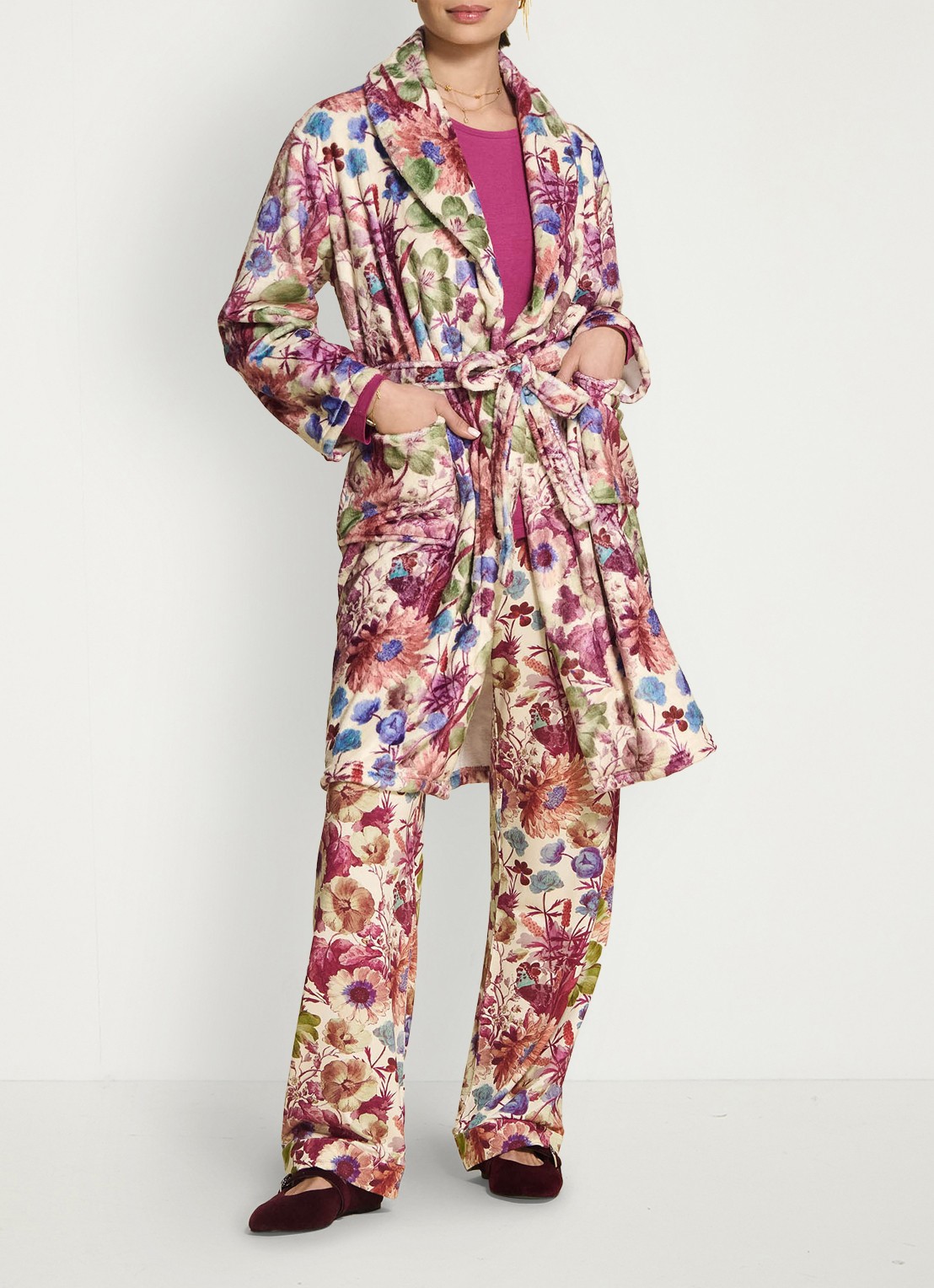 Essenza Steff Violesta badjas met bloemenprint - voorkant 5 vanillegeel