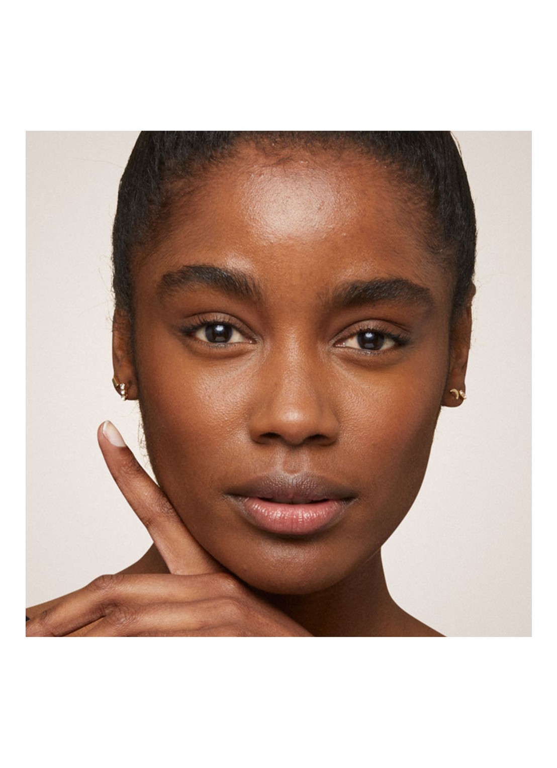 Estée Lauder Double Wear Sheer Long-Wear Makeup SPF 20 - foundation - detail 2 6w1 sandalwood