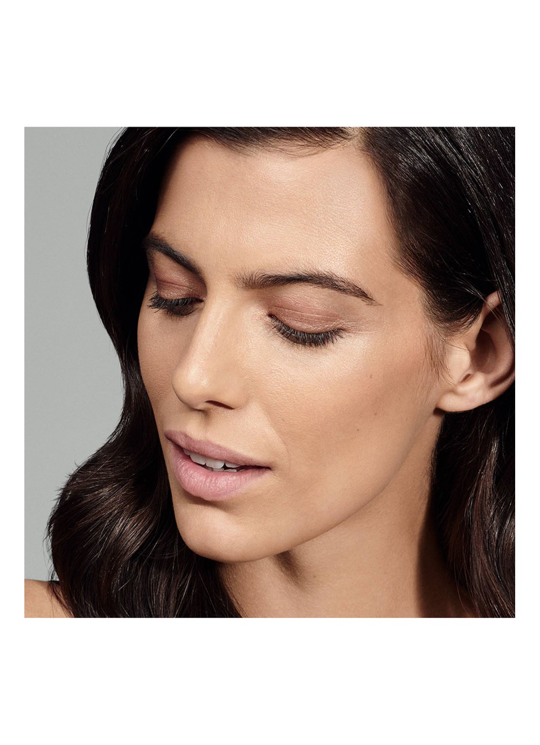 Estée Lauder Futurist Hydra Rescue Moisturizing Make-up SPF45 - foundation - detail 4 3c2 pebble