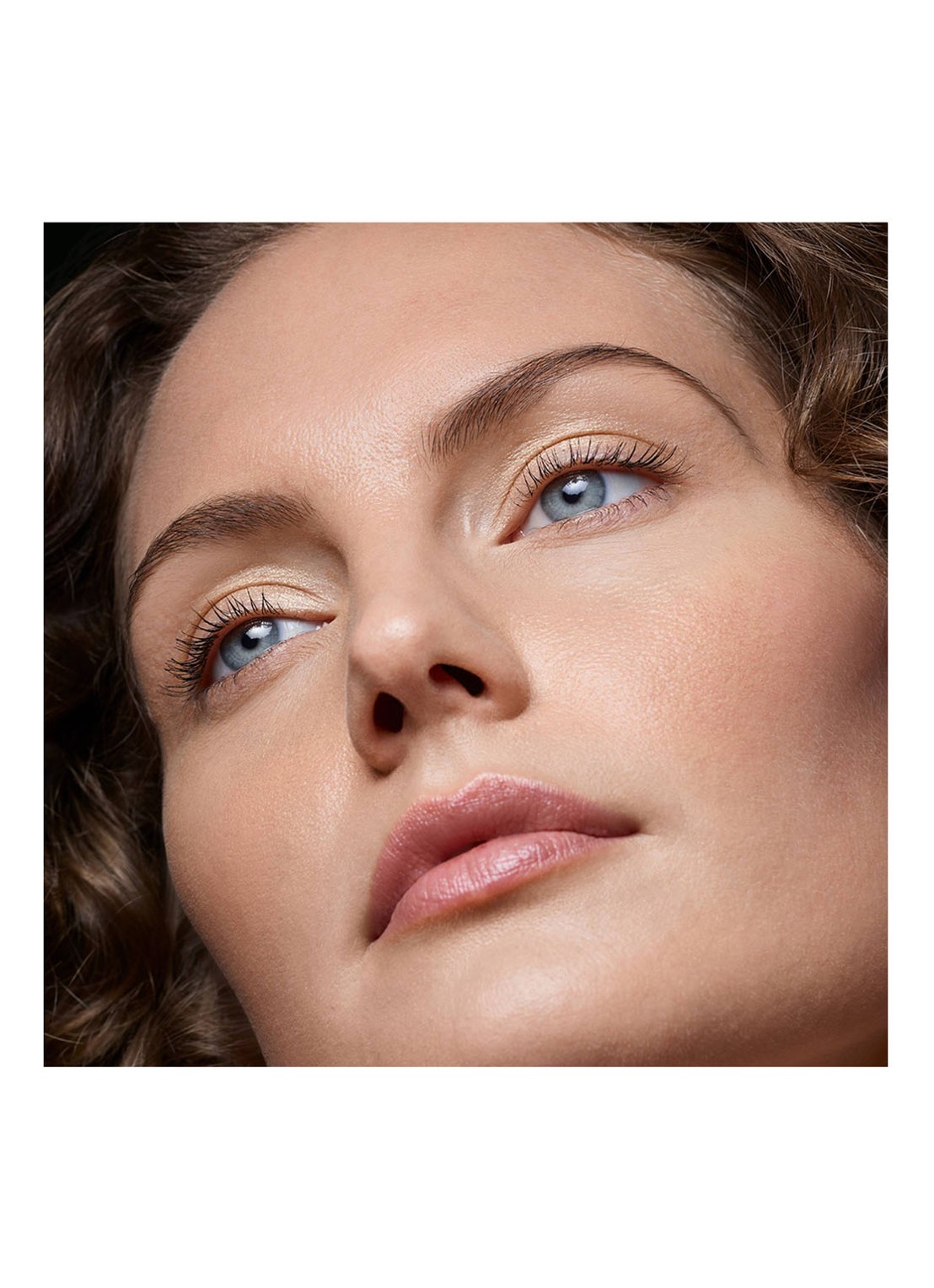Estée Lauder Futurist Hydra Rescue Moisturizing Make-up SPF45 - foundation - detail 4 2w1 dawn
