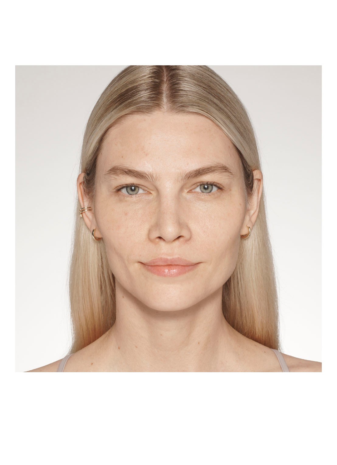 Estée Lauder Futurist Skintint Serum Foundation SPF20 - detail 4 2c3 fresco