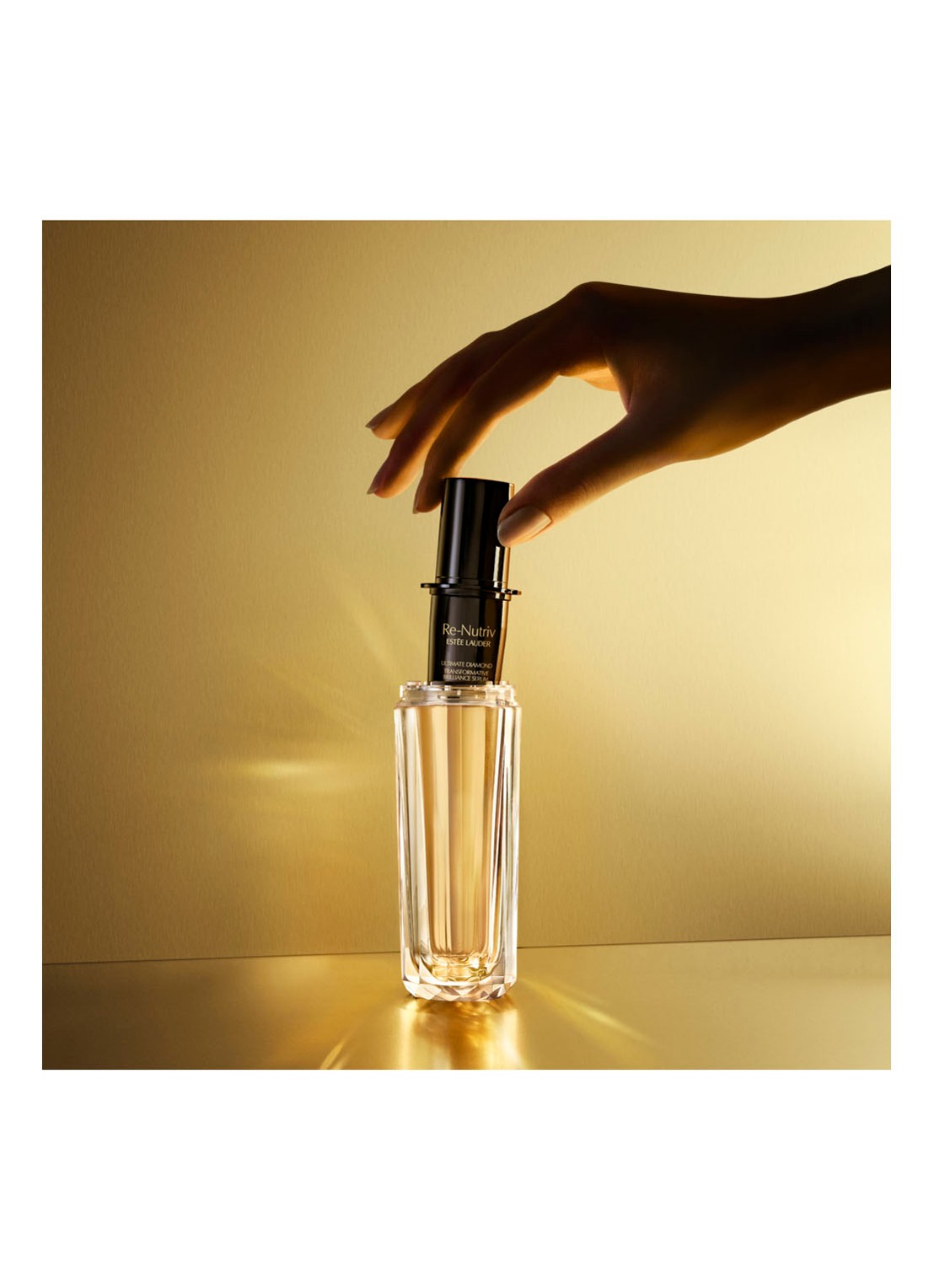 Estée Lauder Ultimate Diamond Transformative Brilliance - serum navulling - detail 3 undefined