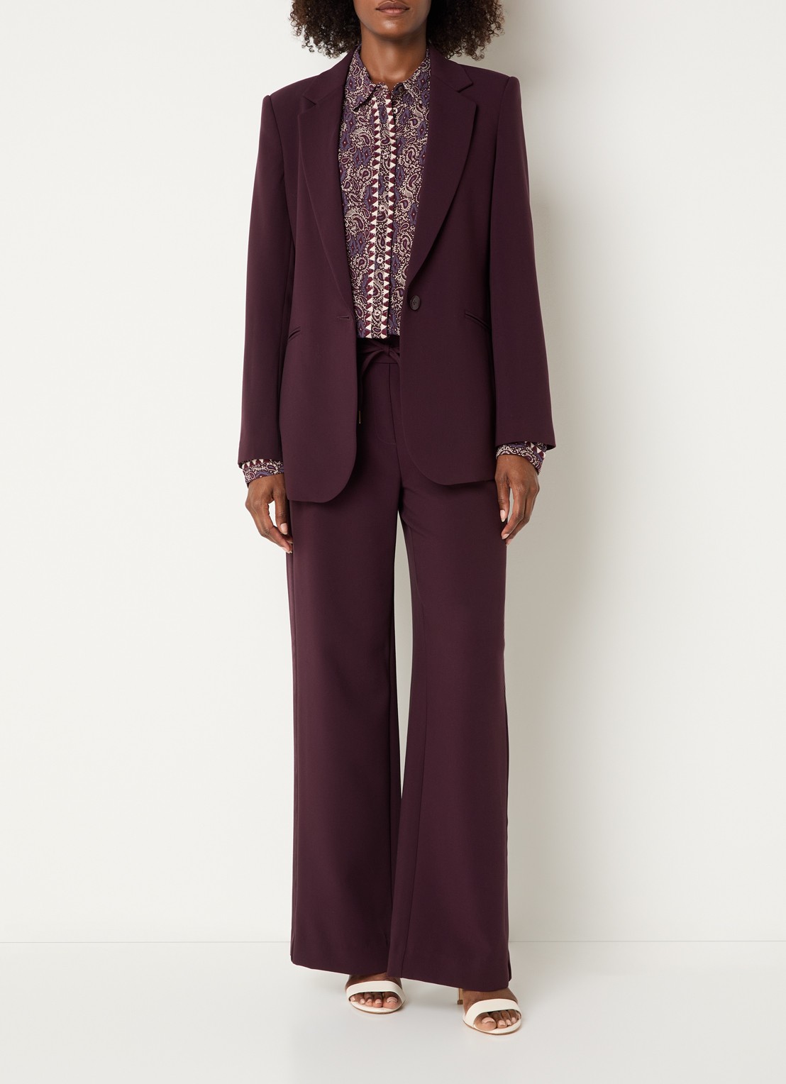 Expresso Blazer met paspelzakken en schoudervulling - voorkant 3 aubergine
