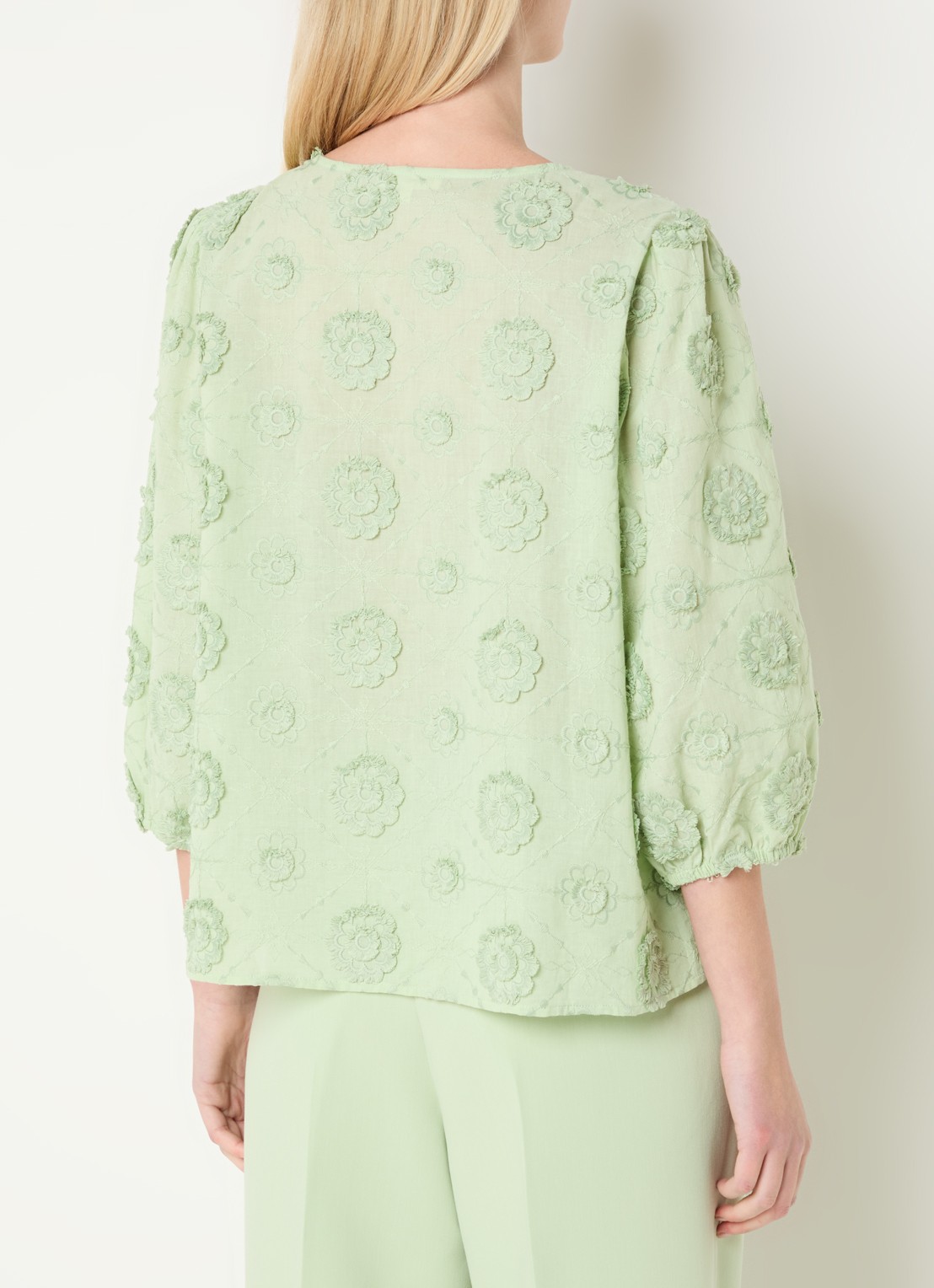Expresso Blouse met borduring en ballonmouw - achterkant lichtgroen