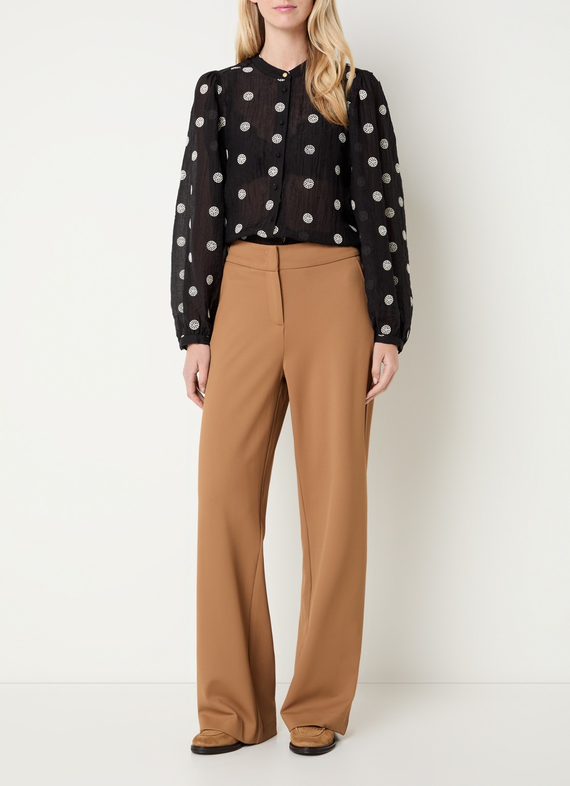 Expresso Blouse met borduring - voorkant 2 zwart