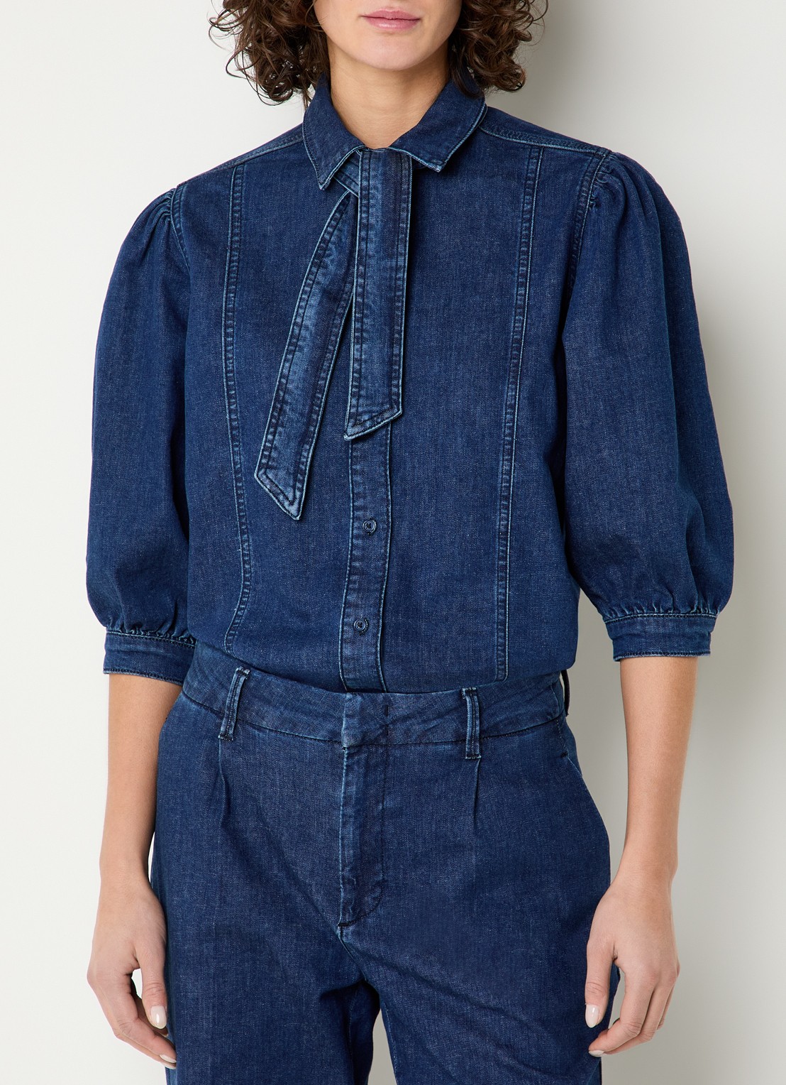 Expresso Blouse van denim met sjaalkraag - detail 4 indigo