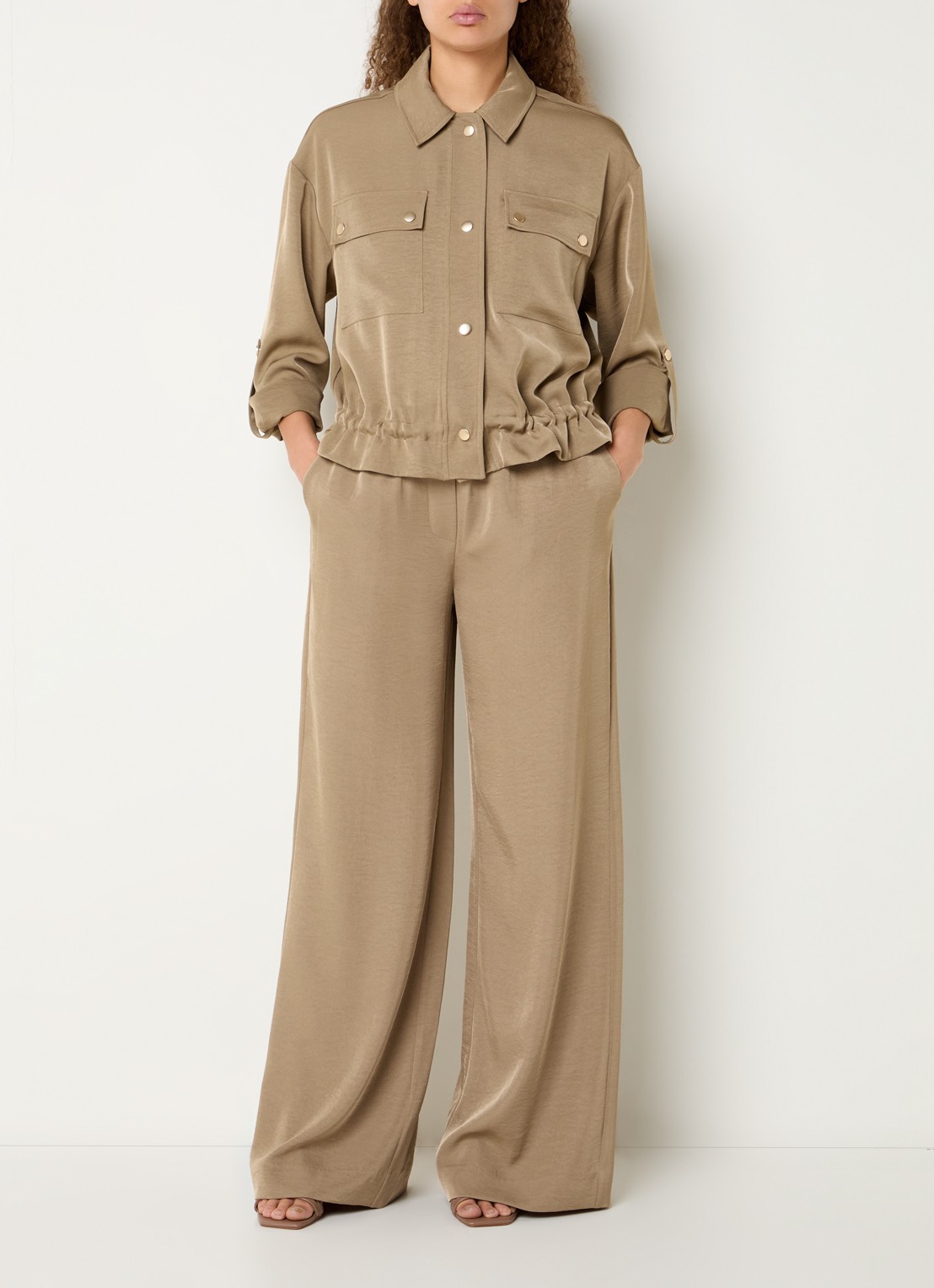 Expresso Mid waist loose fit broek met glanzende finish en steekzakken - voorkant 3 roestbruin