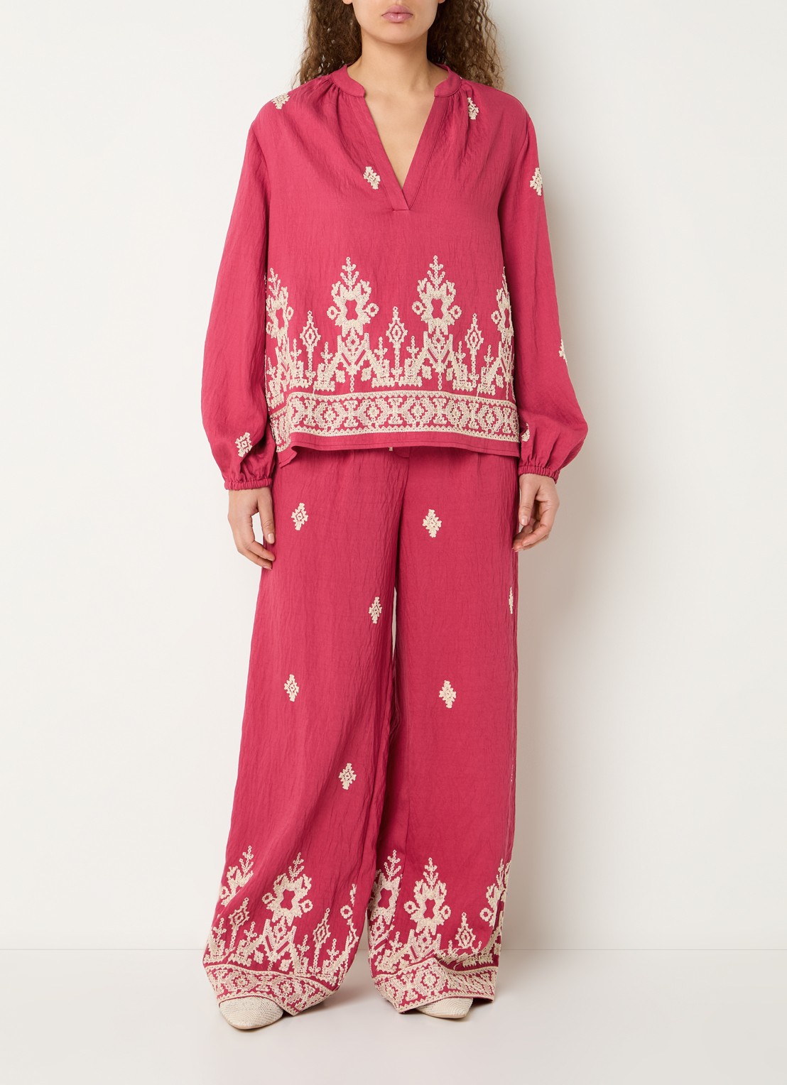 Expresso Mid waist wide fit palazzo broek met borduring - voorkant 3 kersenrood