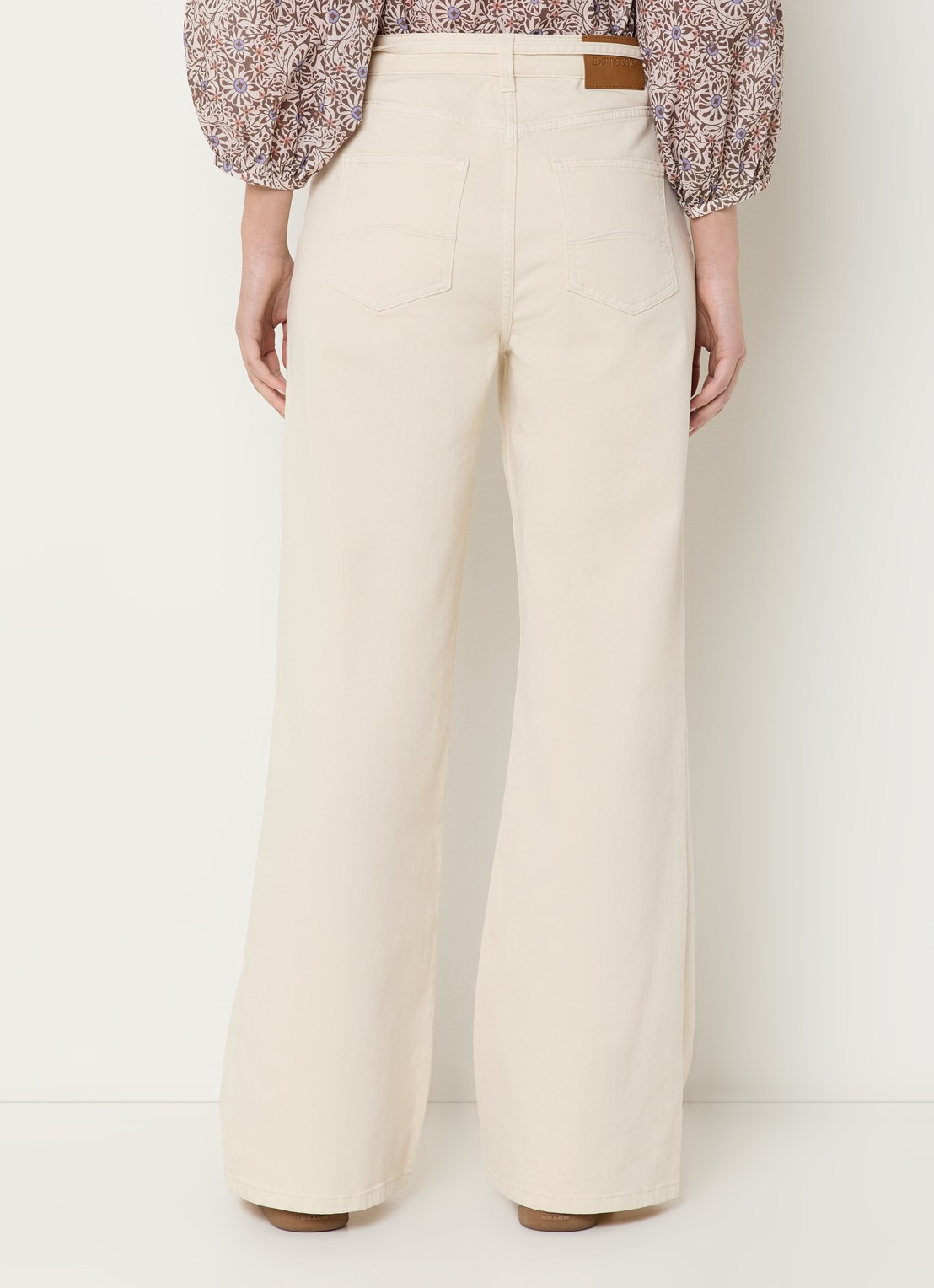 Expresso Paris mid waist wide leg jeans met gekleurde wassing - achterkant beige