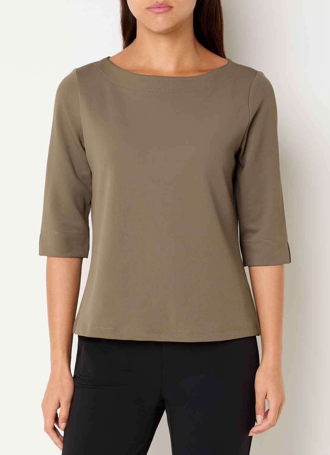 Expresso T-shirt met boothals - detail mosgroen