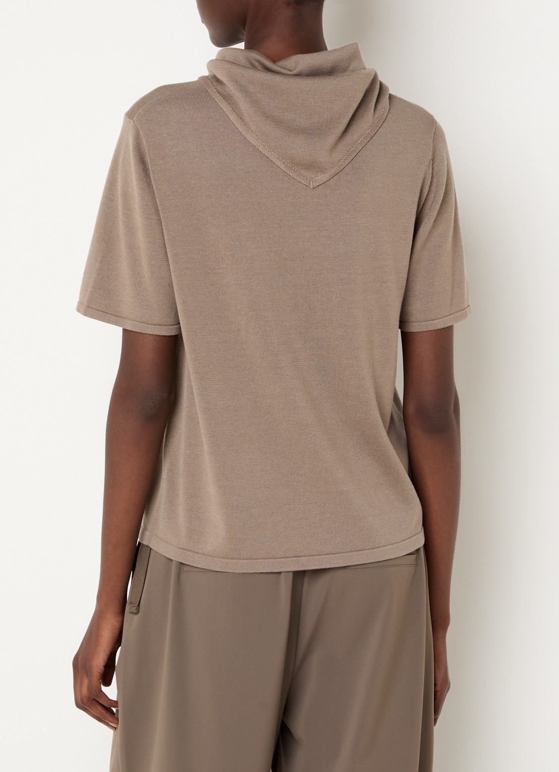Expresso T-shirt met sjaalkraag - achterkant 2 zand