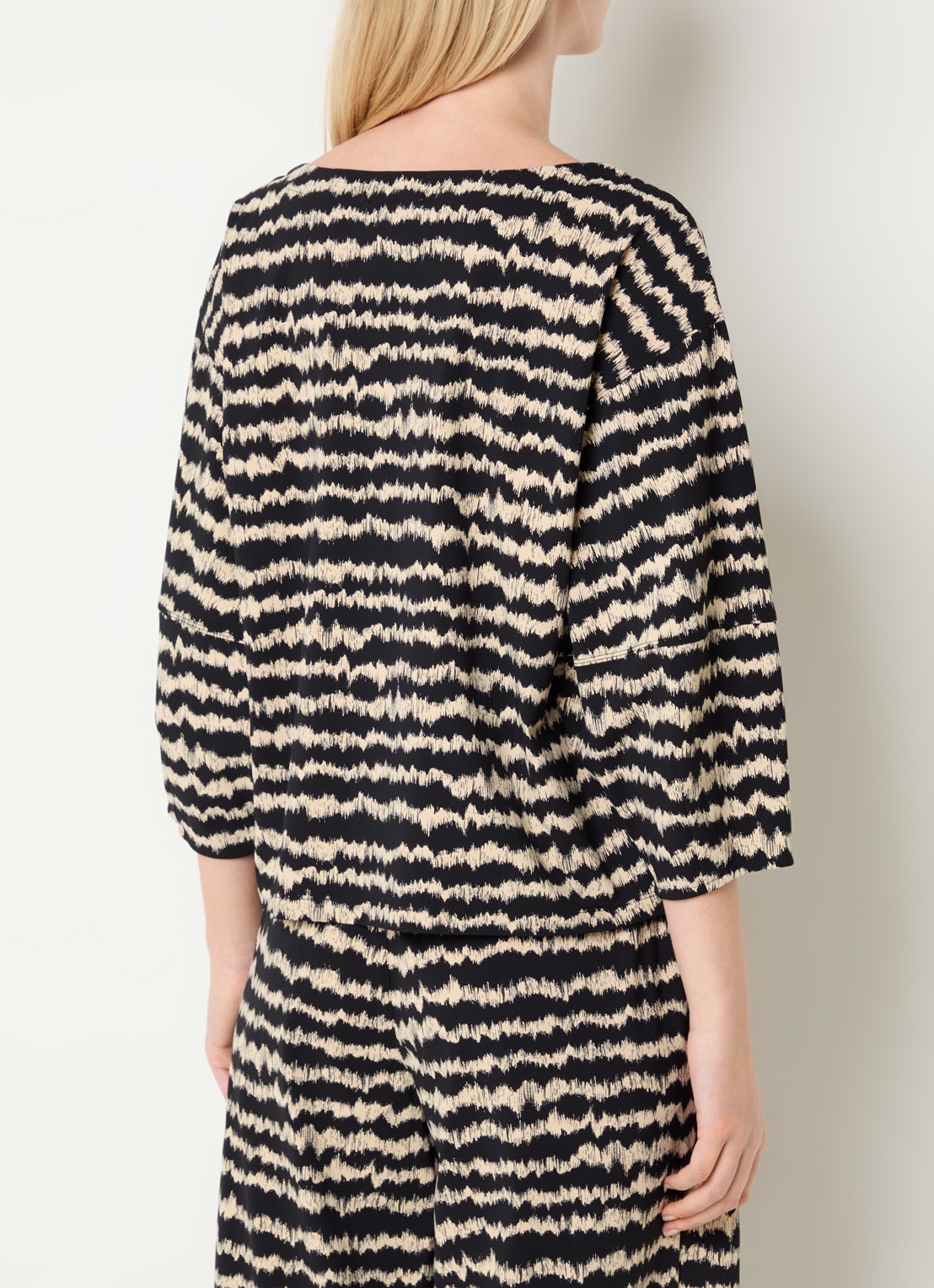 Expresso Top met print en ballonmouw - achterkant 3 zwart