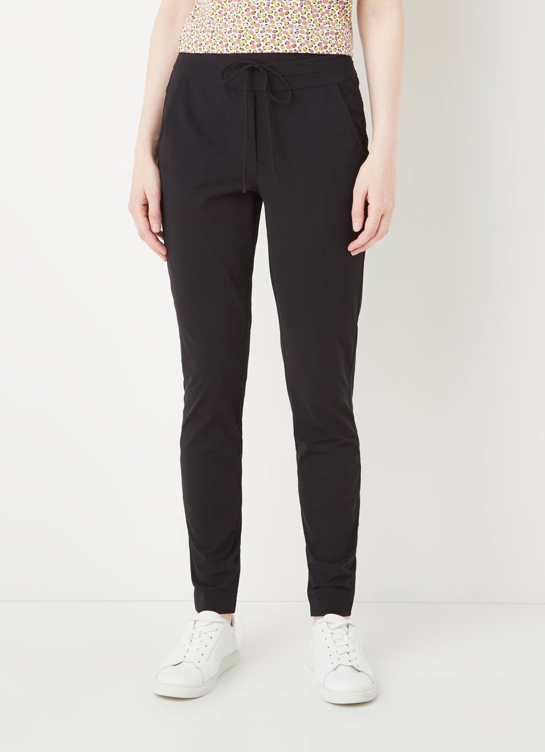 Expresso Xarah high waist slim fit pantalon van travel jersey - detail 3 zwart