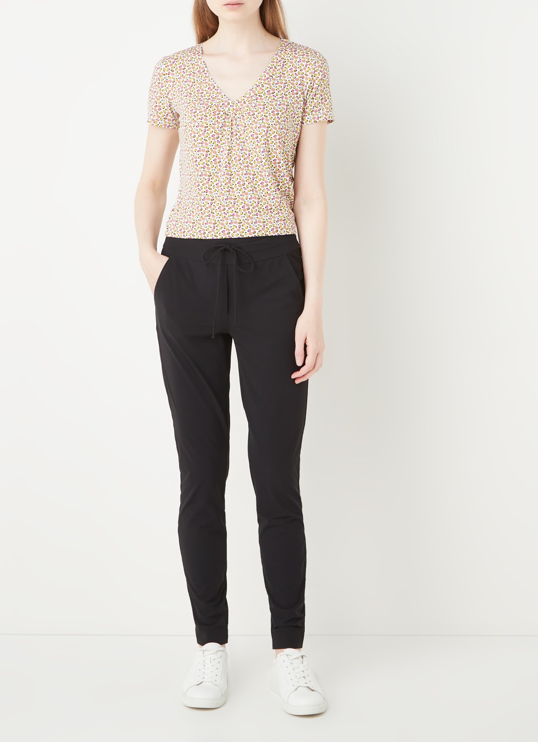 Expresso Xarah high waist slim fit pantalon van travel jersey - voorkant 2 zwart