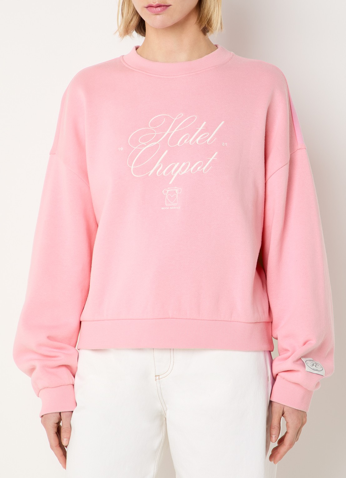 Fabienne Chapot Amy sweater met logborduring - detail 3 roze